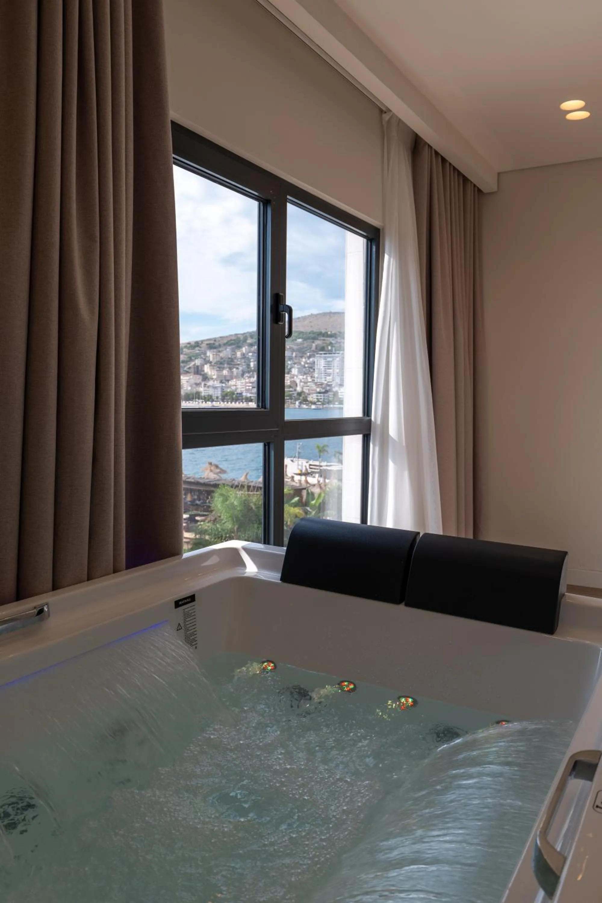 Hot Tub in Grand Hotel Saranda