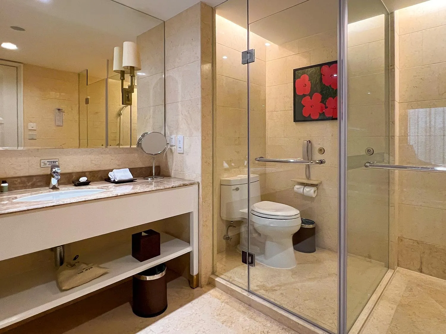 Shower in Similan Hotel Zhuhai-Gongbei Port