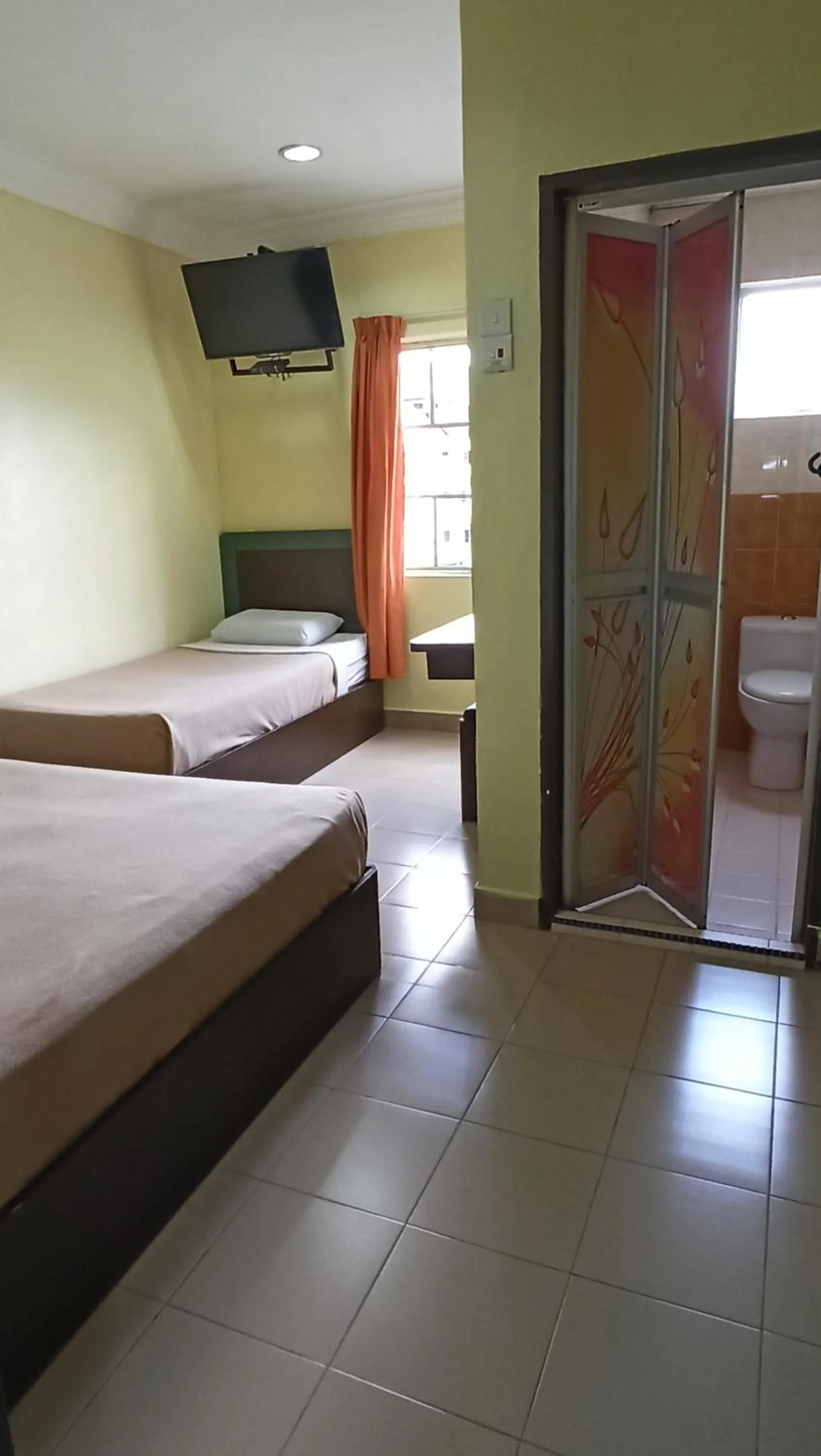 Photo of the whole room, Bed in Ria Cameron Hotel