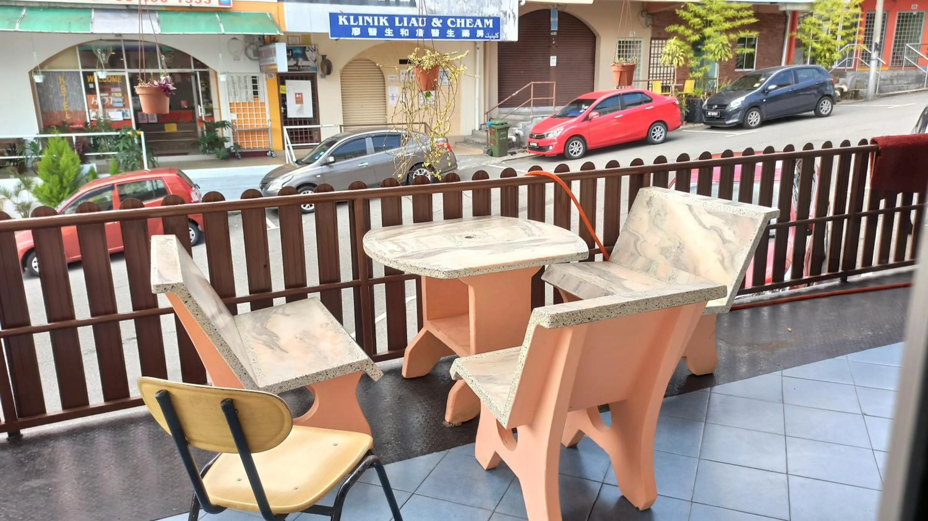 Patio in Ria Cameron Hotel