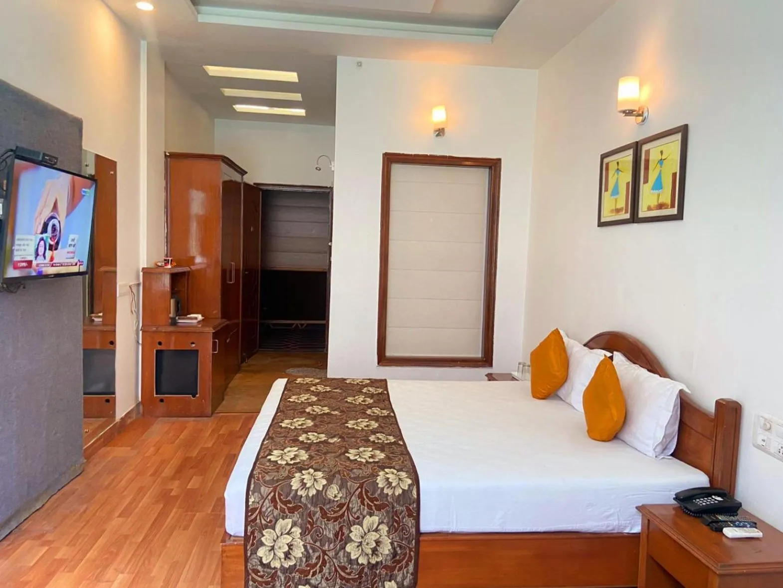 Bedroom, Bed in Modi Hotel & Resorts