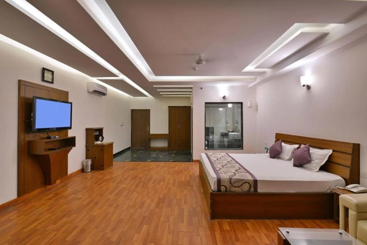 Bedroom, Bed in Modi Hotel & Resorts
