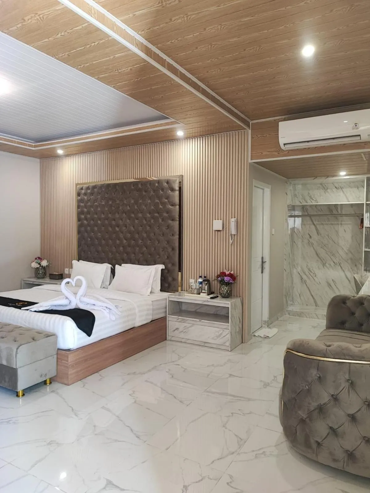 Bed in Nio Garden Hotel