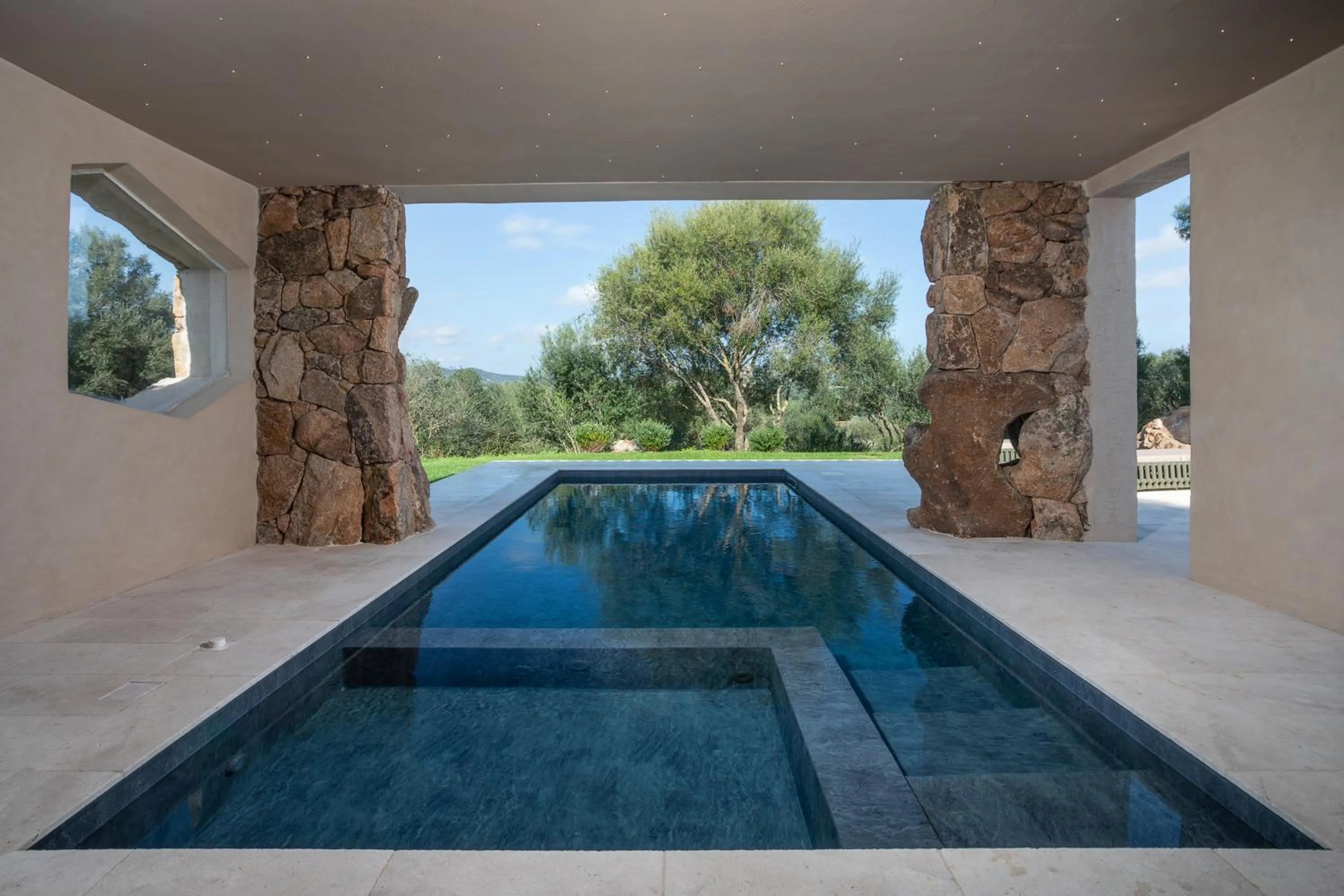 Pool view in Stazzo Lu Ciaccaru