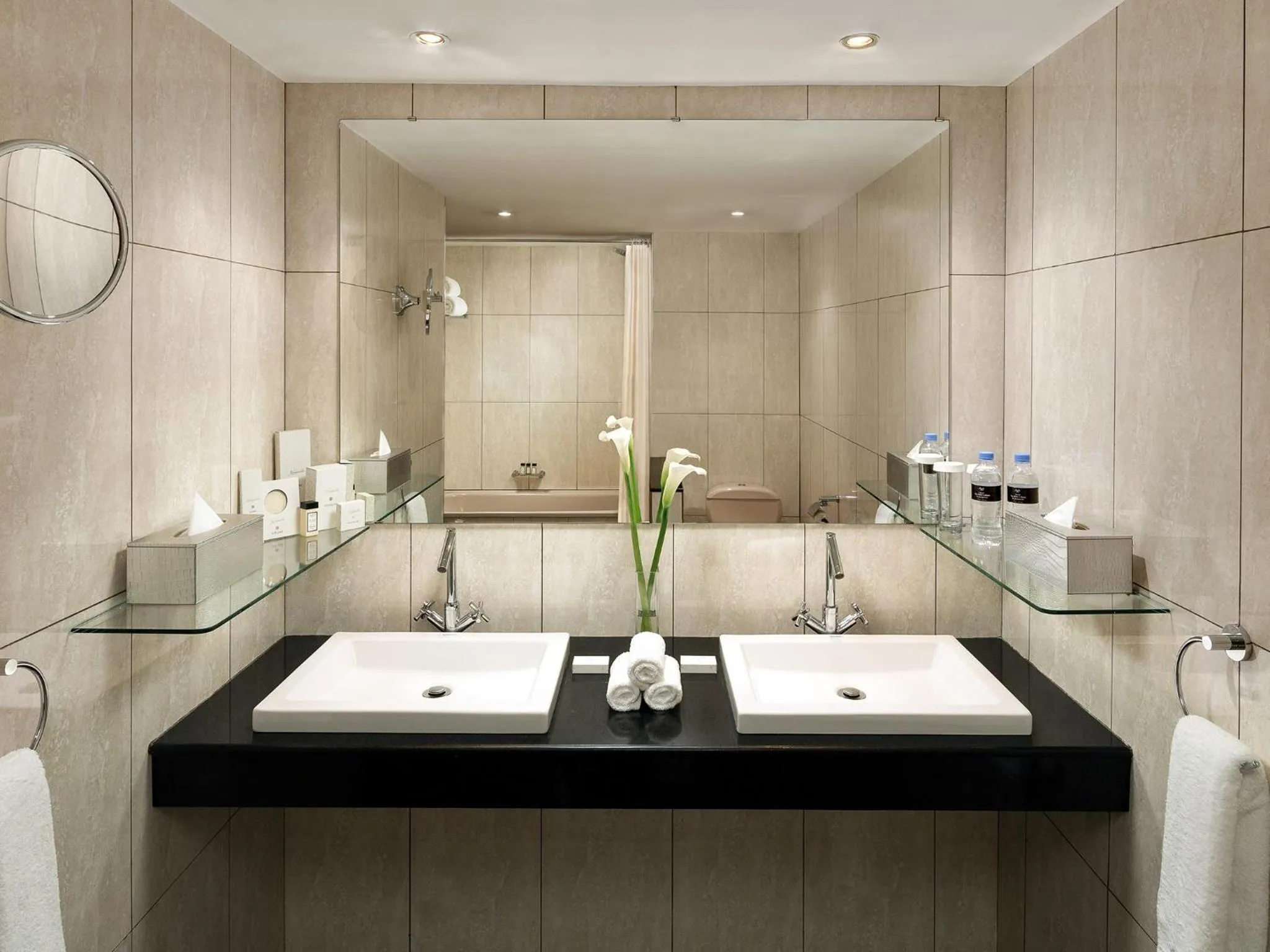 Bathroom in Hotel des Mille Collines