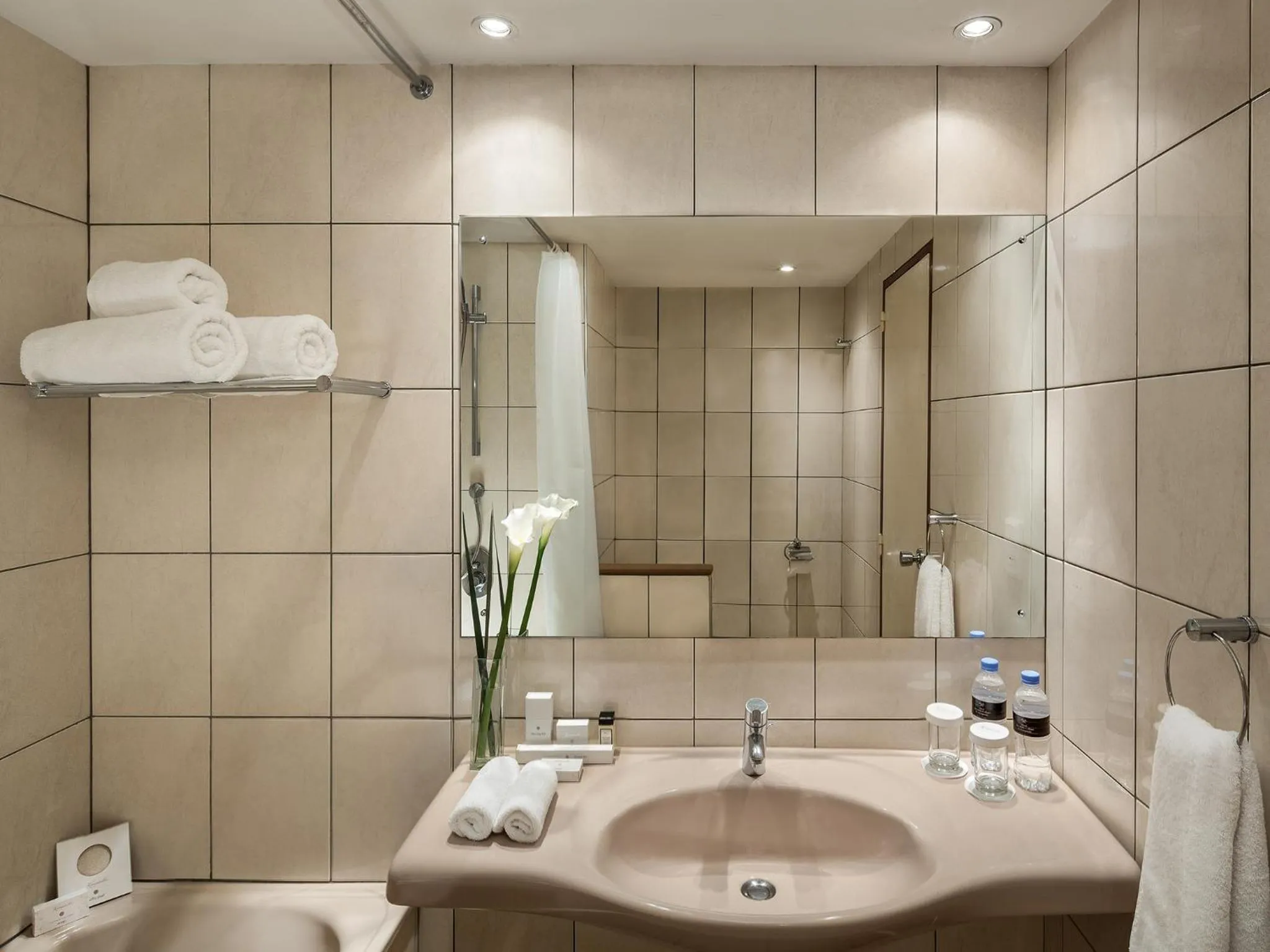 Bathroom in Hotel des Mille Collines