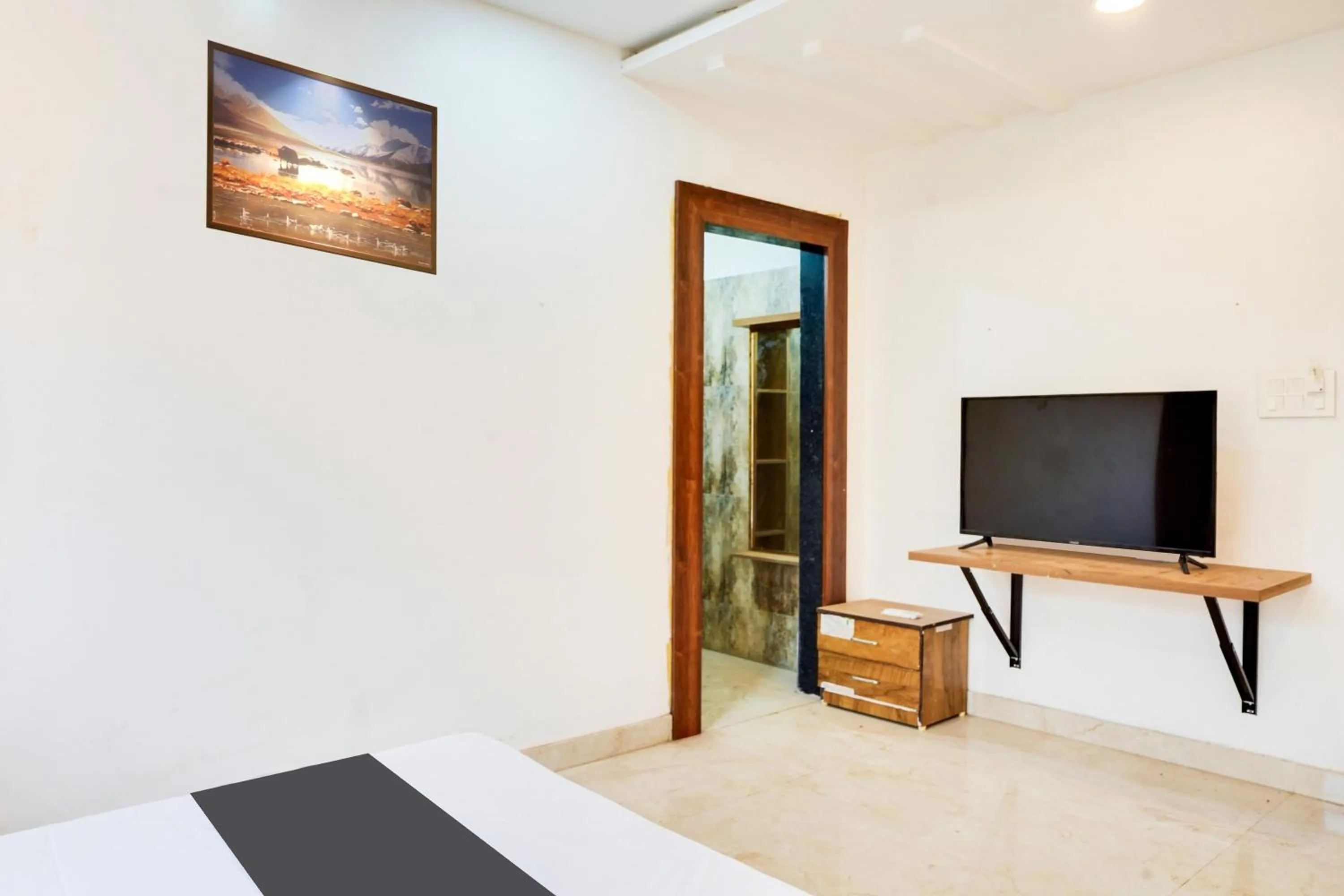 Bedroom, Bed in Hotel O Golden Pearl