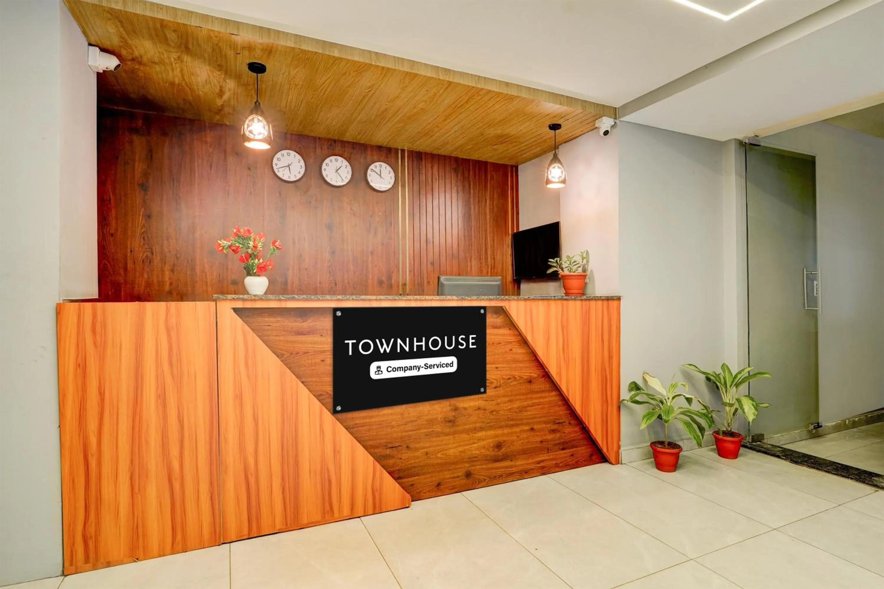 Lobby or reception in Super Townhouse Marathahalli Near Sri Nagalingeshwar Swamy Temple Formerly Hotel Avenue