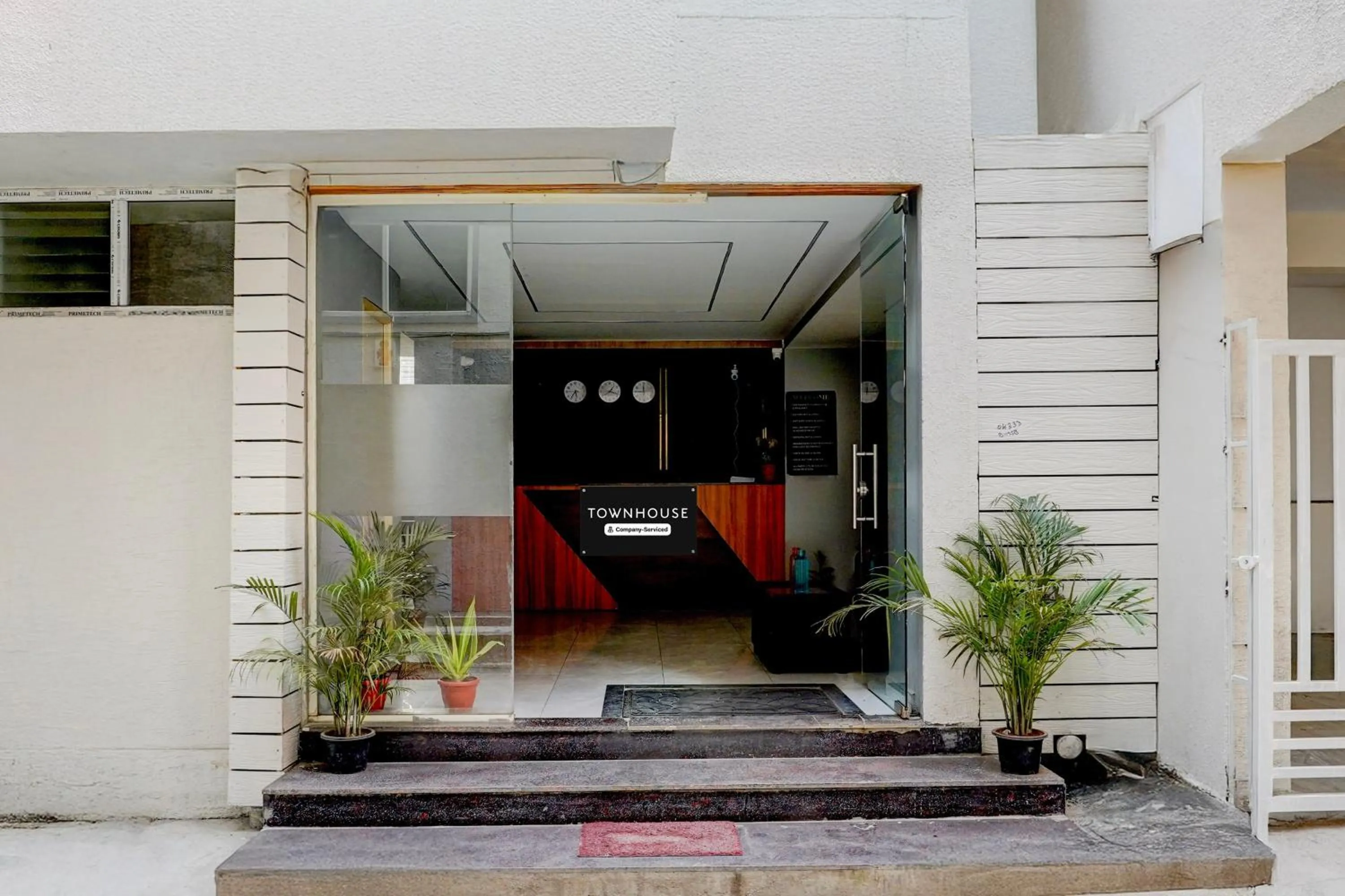 Facade/entrance in Super Townhouse Marathahalli Near Sri Nagalingeshwar Swamy Temple Formerly Hotel Avenue