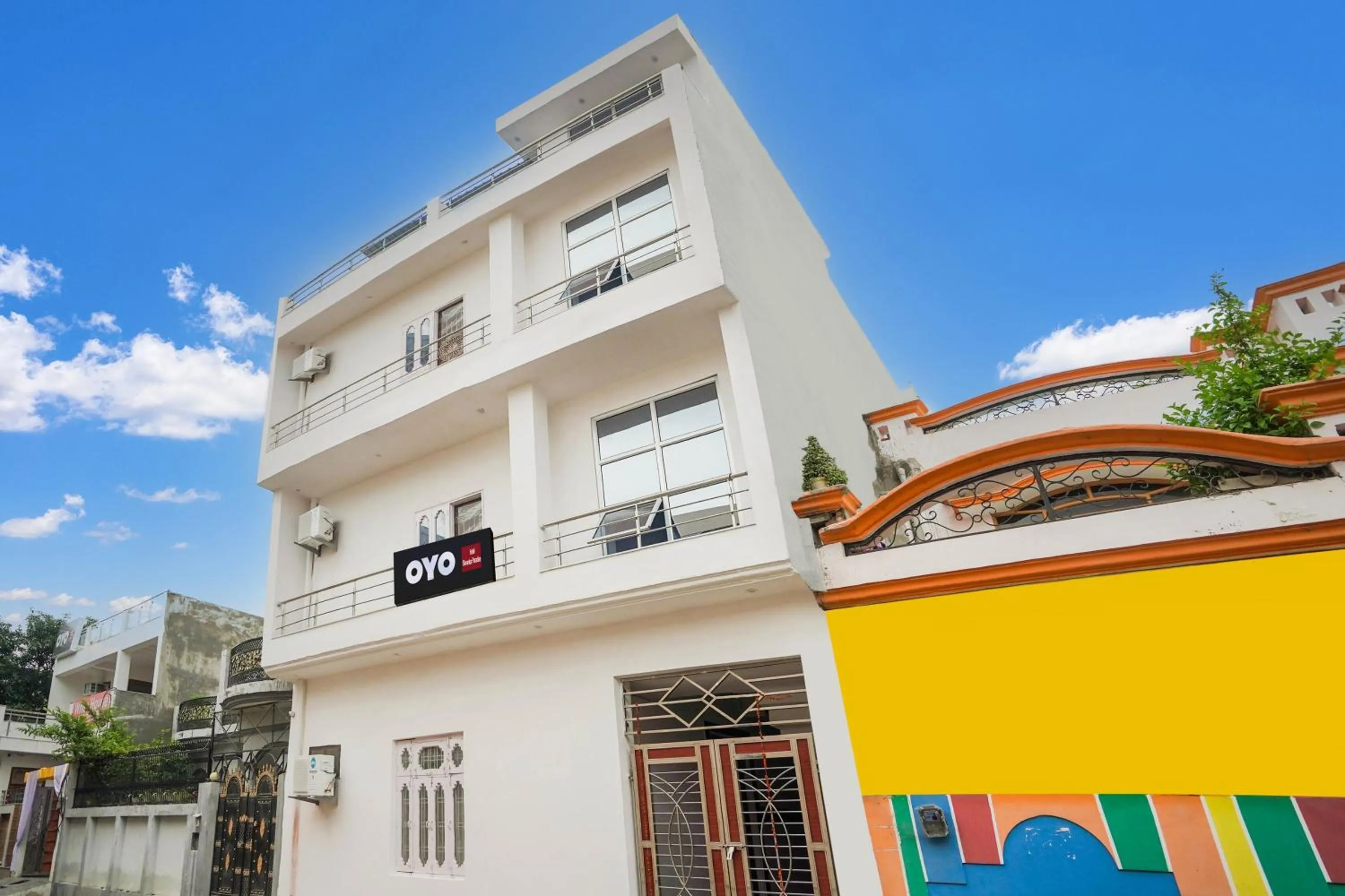 Facade/entrance in Hotel O Shivankar Paradise