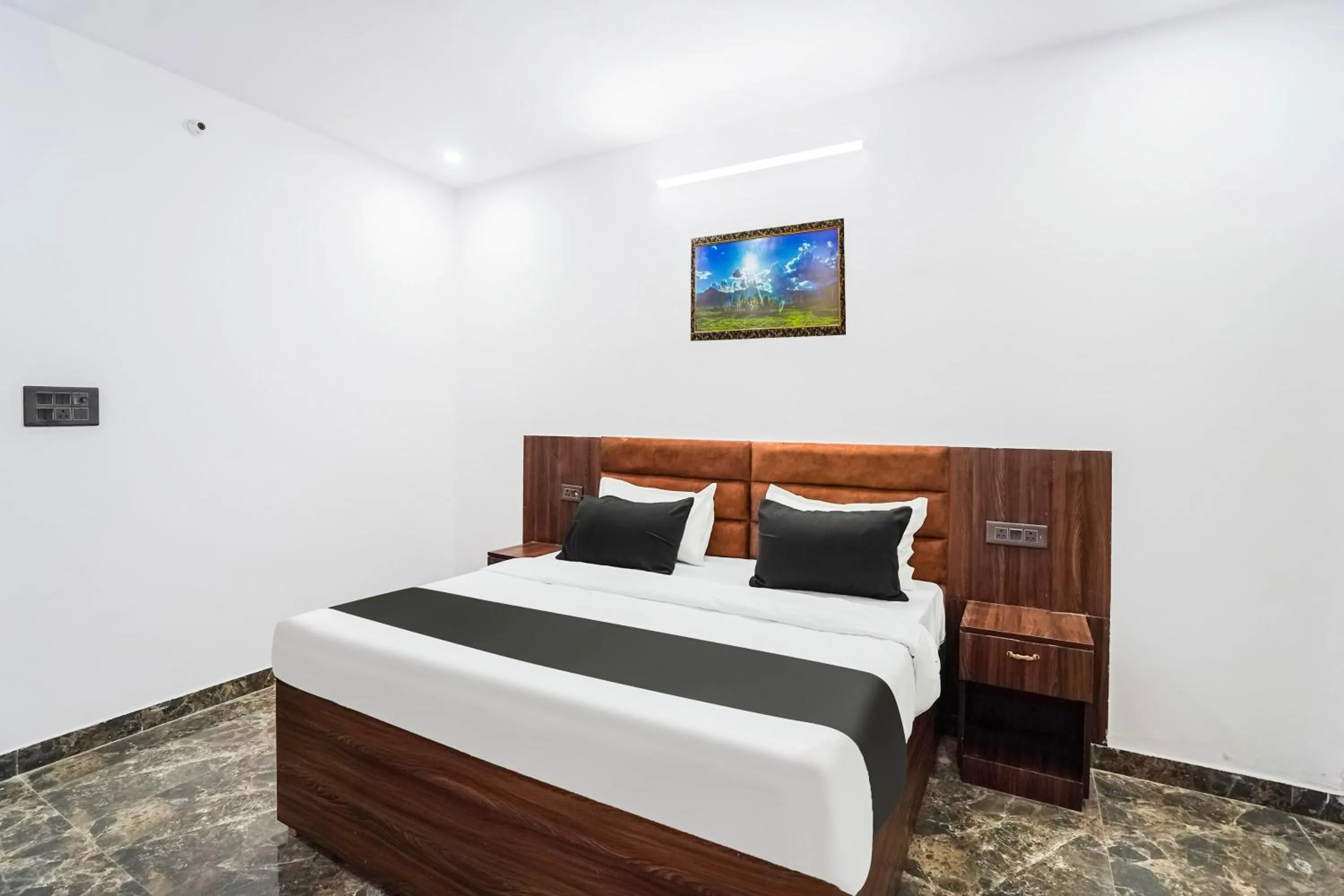 Bedroom, Bed in Hotel O Shivankar Paradise