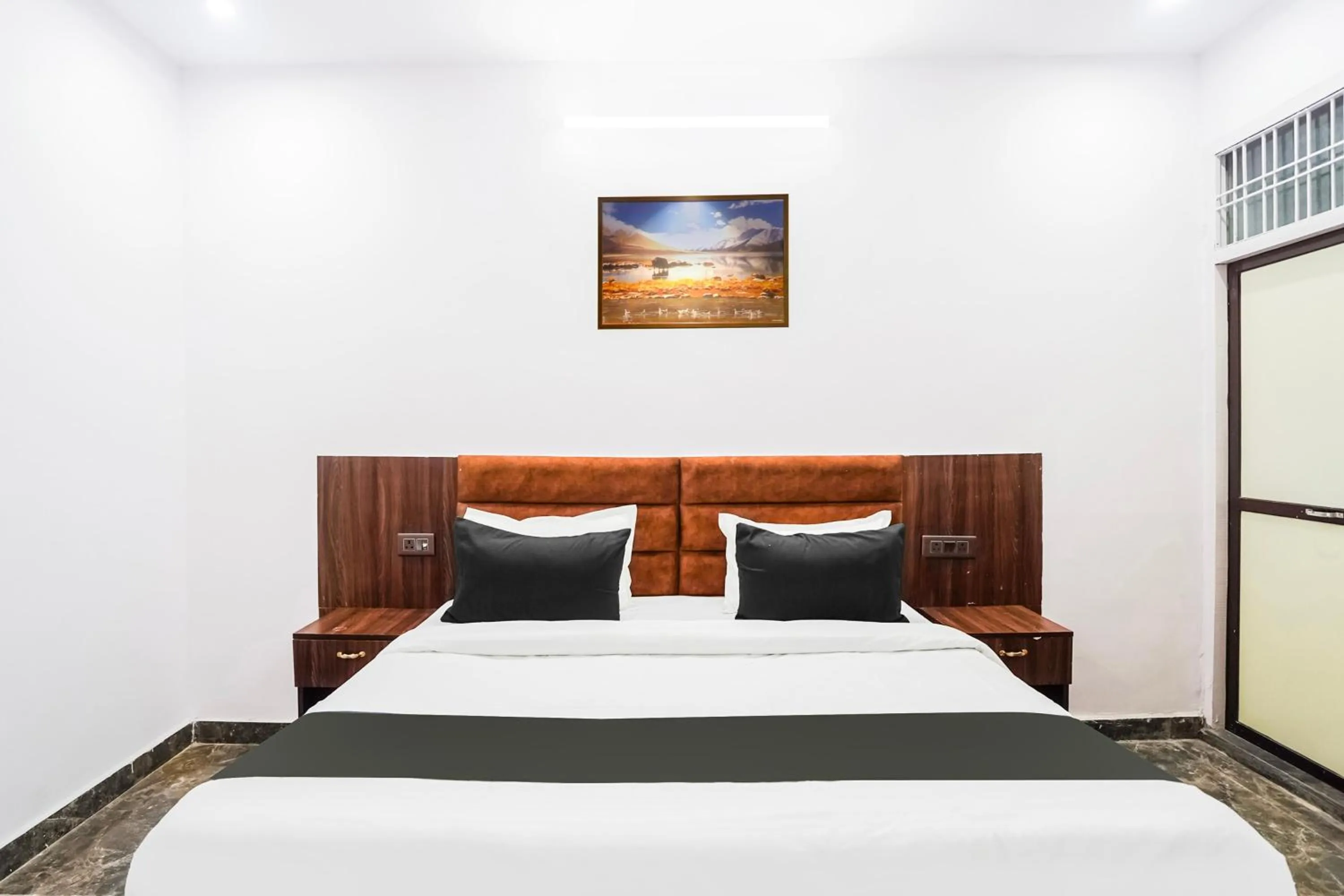 Bedroom, Bed in Hotel O Shivankar Paradise