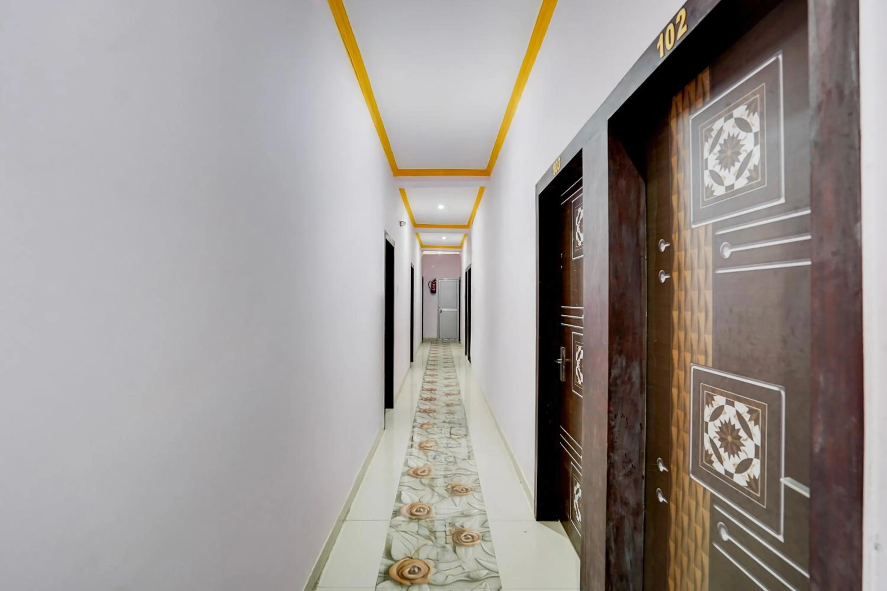 Lobby or reception in Super Collection O Patna Airport Formerly Hotel Shahi Mahal