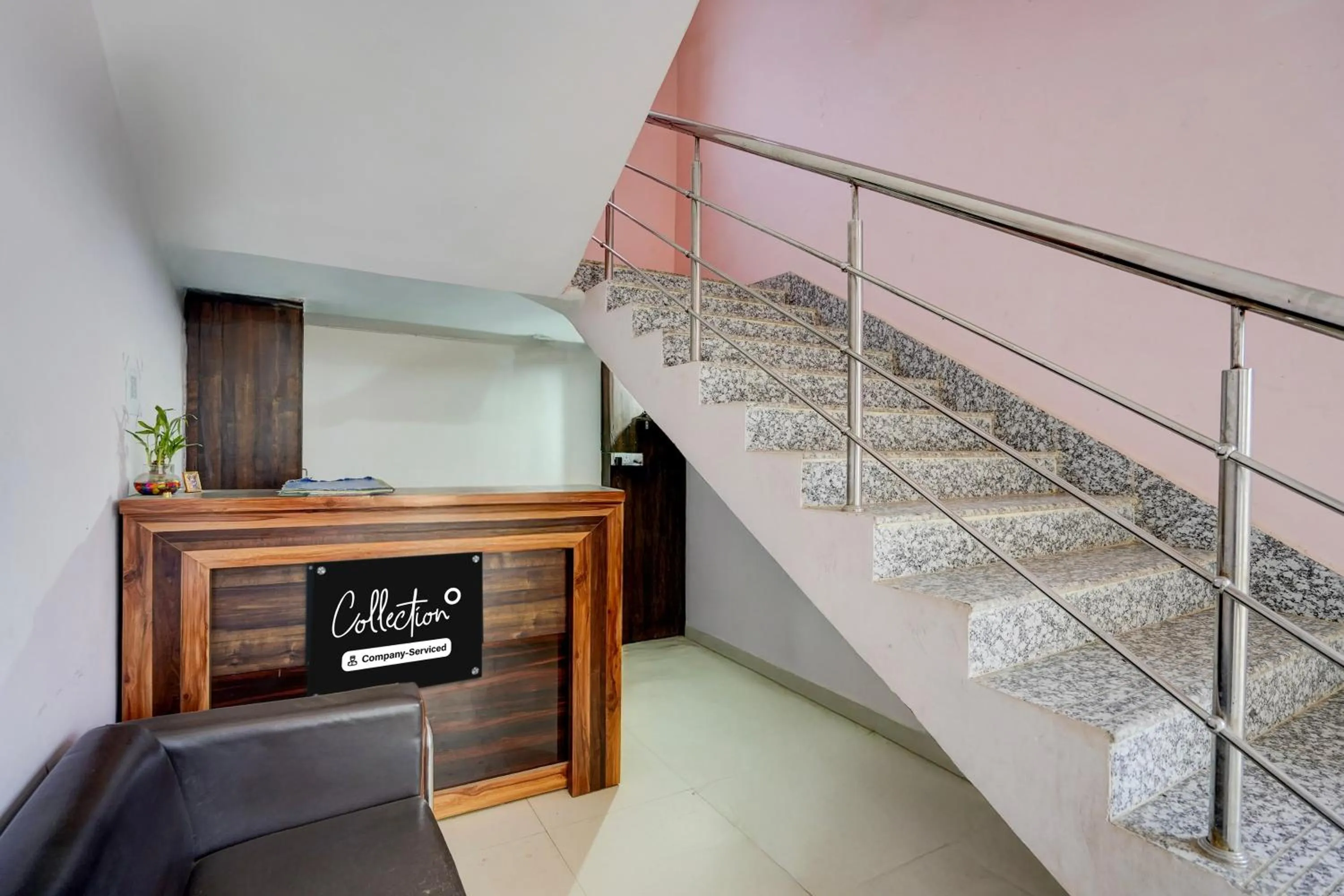 Lobby or reception in Super Collection O Patna Airport Formerly Hotel Shahi Mahal