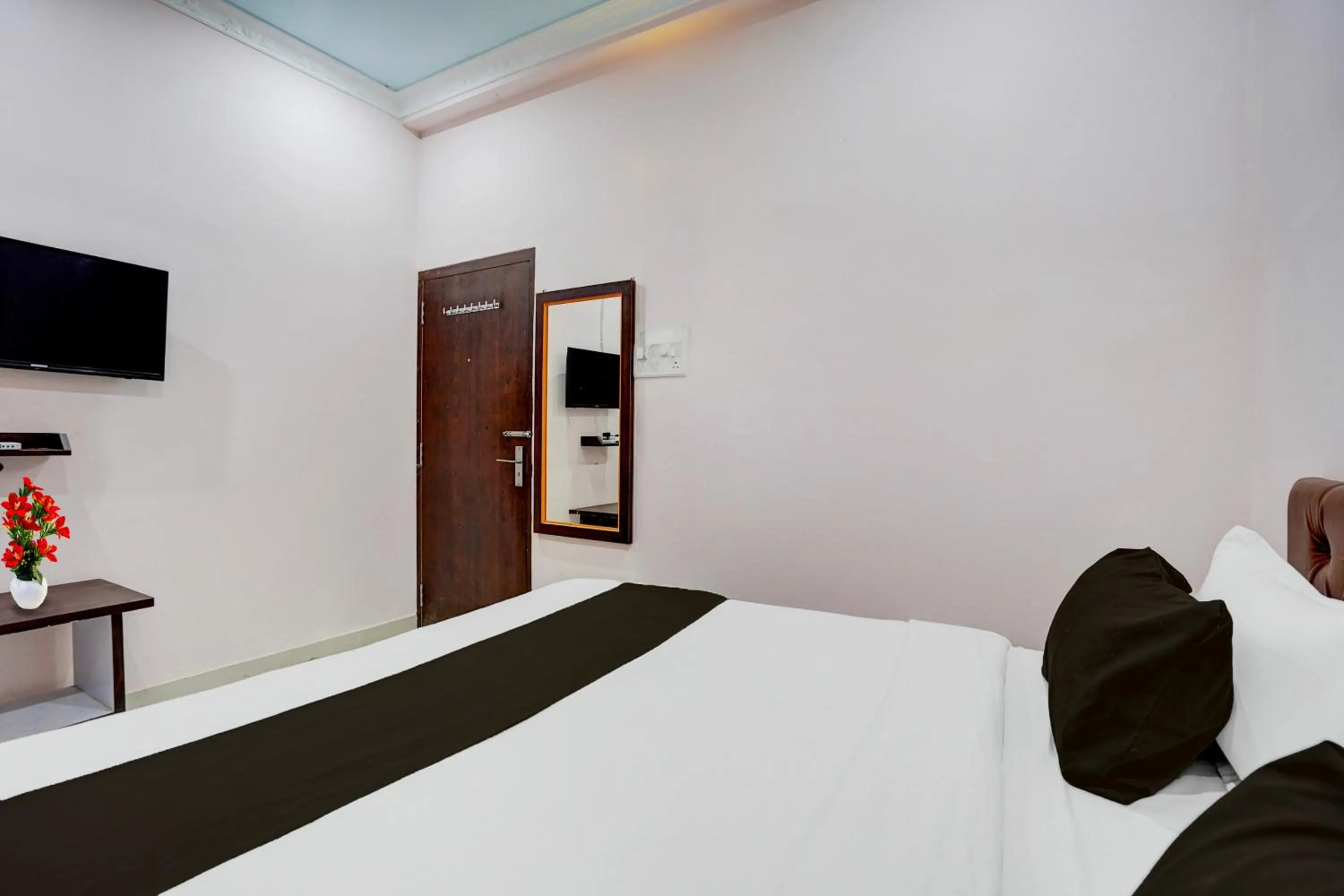 Bedroom, Bed in Super Collection O Patna Airport Formerly Hotel Shahi Mahal