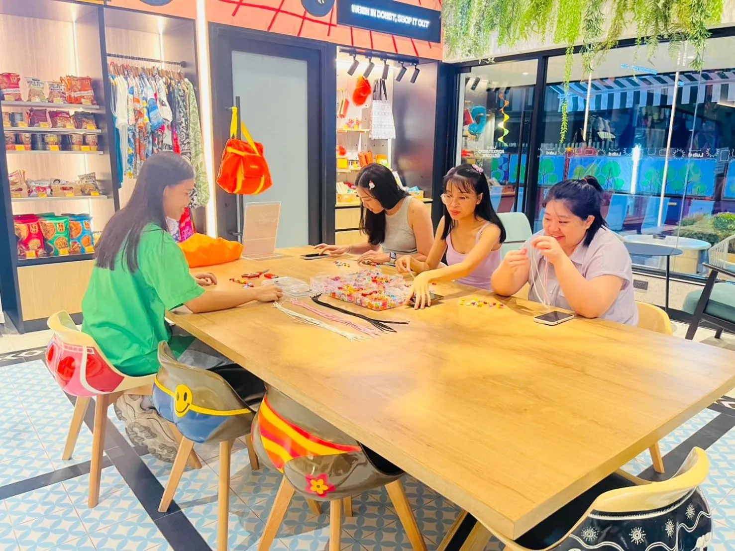 Entertainment in Lub d Bangkok Chinatown - Steps from Sam Yod MRT Station