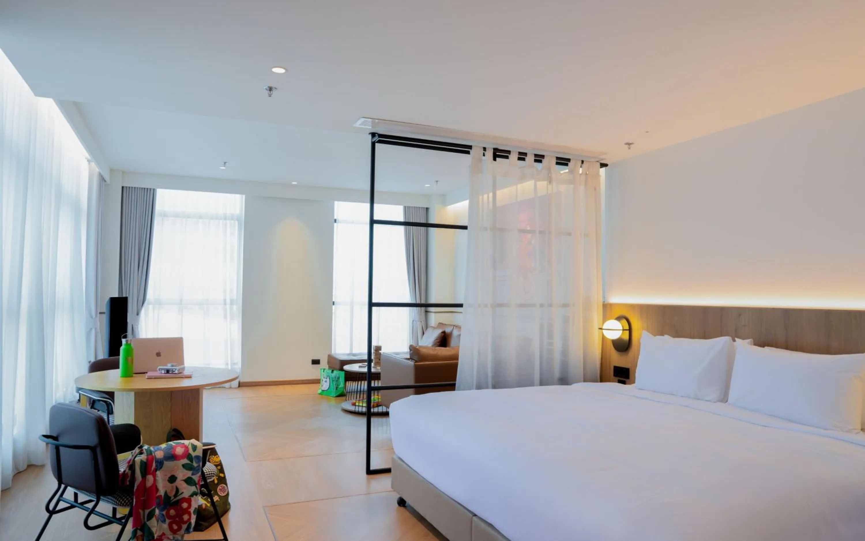 Seating area, Bed in Lub d Bangkok Chinatown - Steps from Sam Yod MRT Station