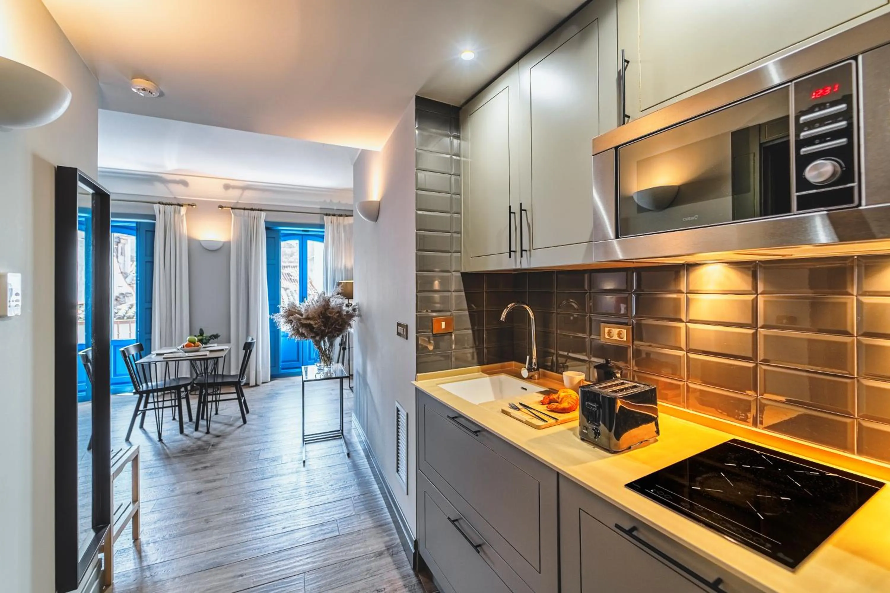 Blue Windows House Apartamentos & Suites