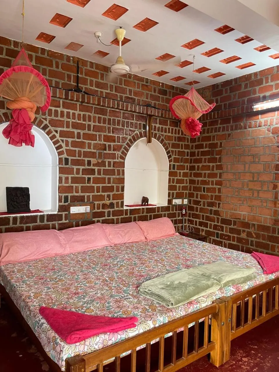 Bed in AshtamudiVillas