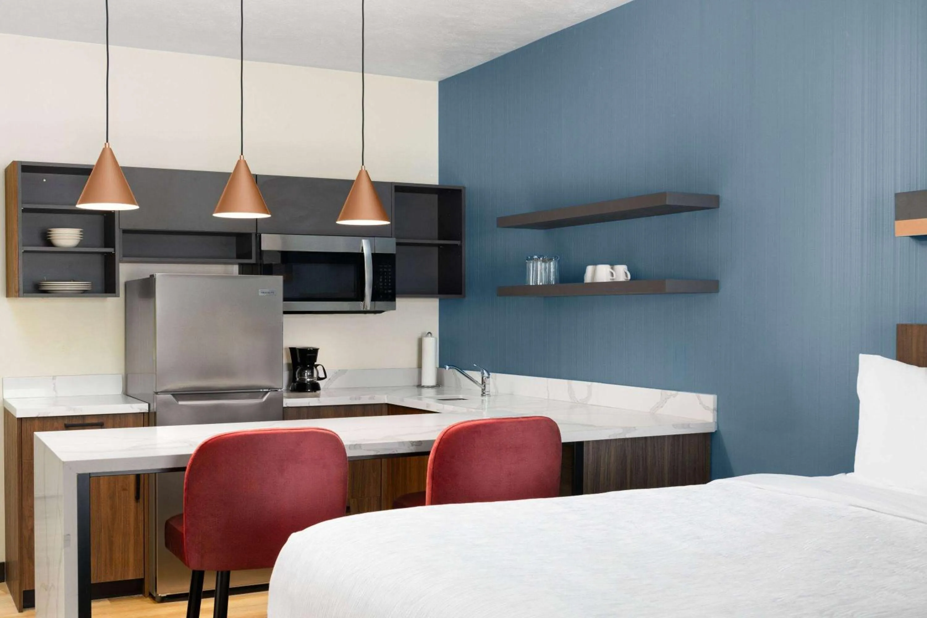 Photo of the whole room, Bed in Hawthorn Extended Stay by Wyndham Kingman