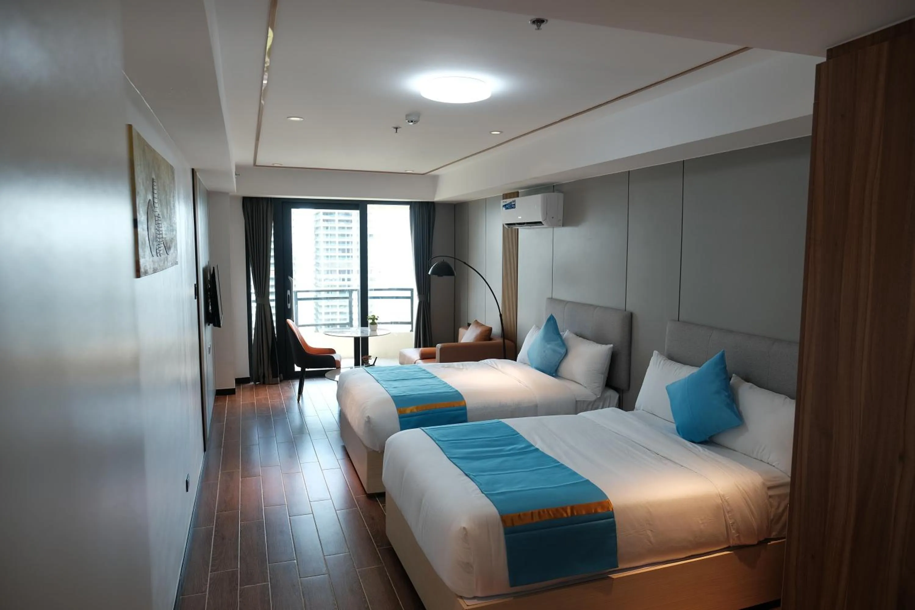 Bedroom, Bed in Golden Seagulls Hotel