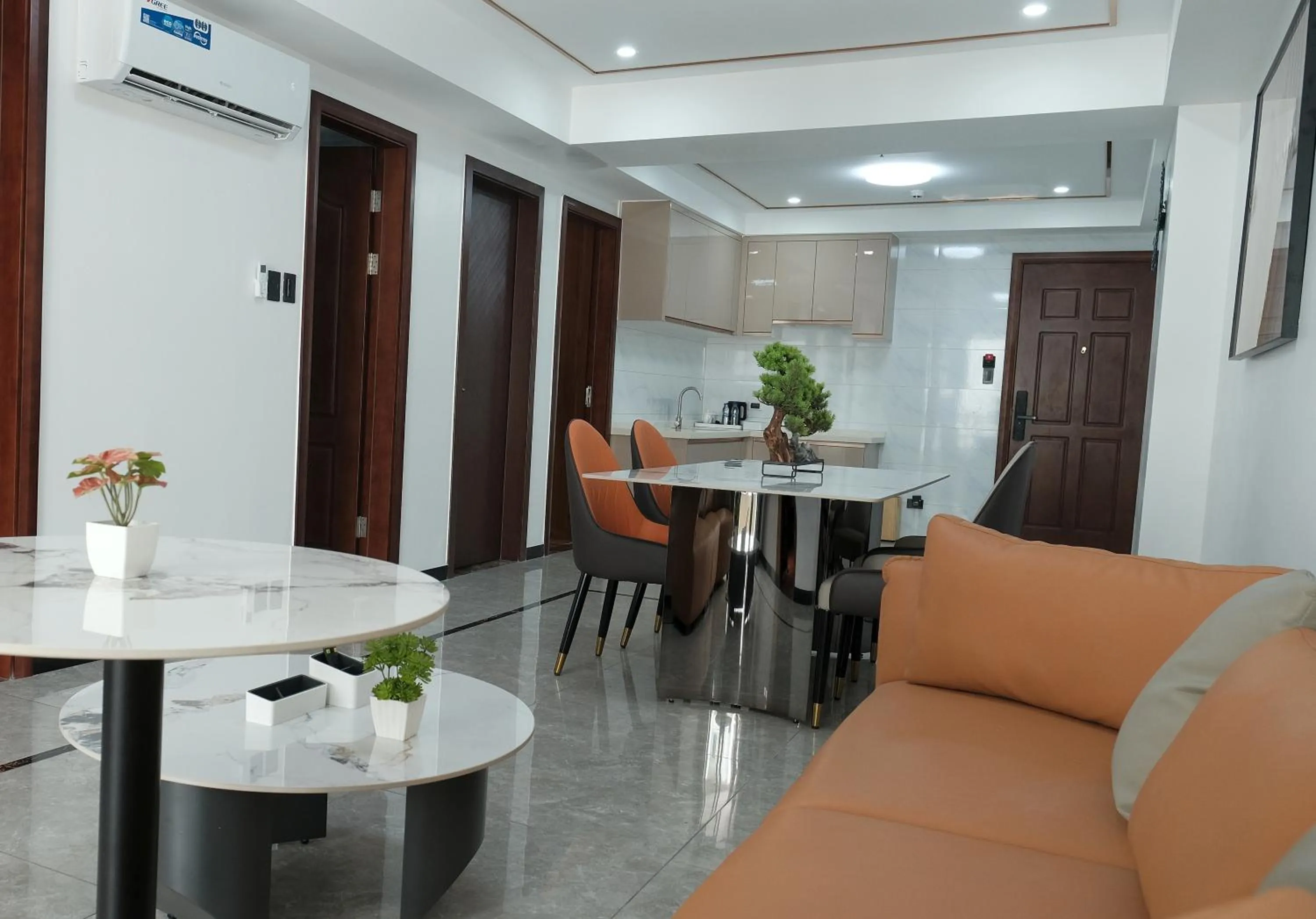 Living room in Golden Seagulls Hotel