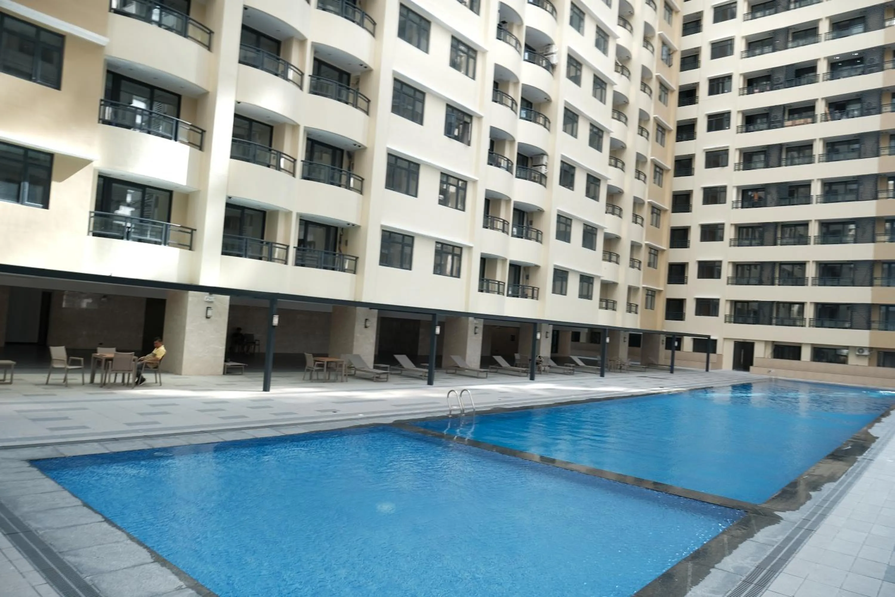 Swimming pool in Golden Seagulls Hotel