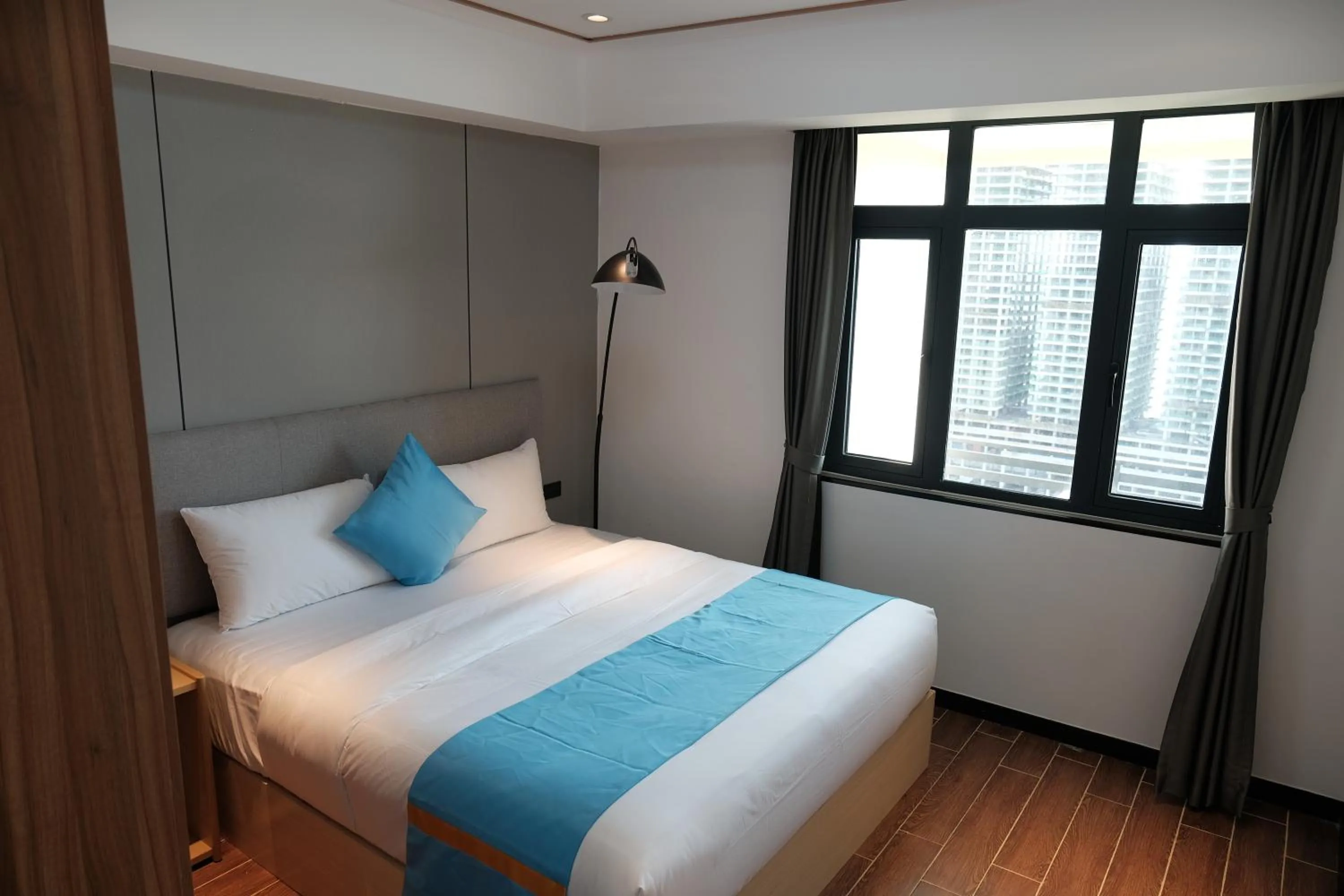 Bedroom, Bed in Golden Seagulls Hotel