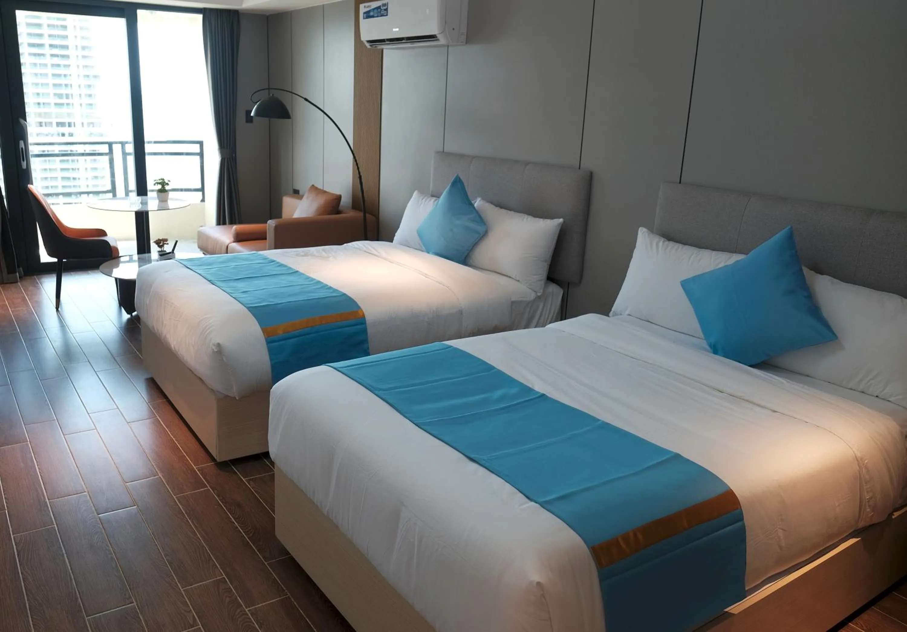 Bedroom, Bed in Golden Seagulls Hotel