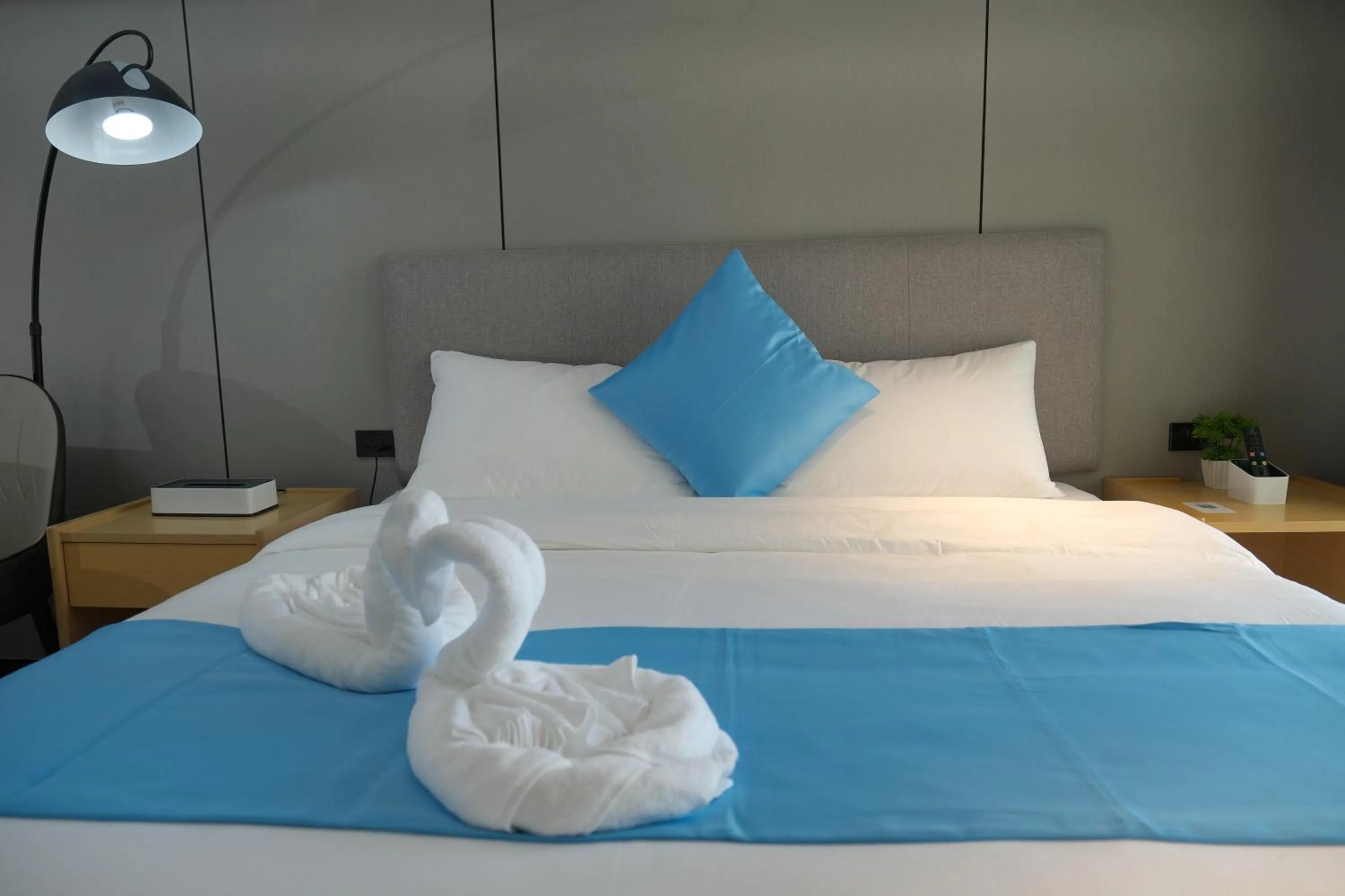 towels, Bed in Golden Seagulls Hotel