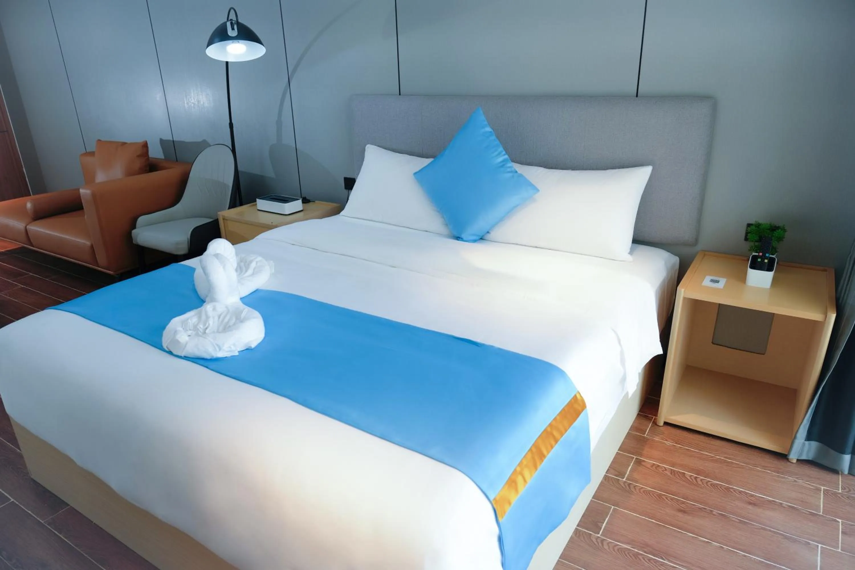 Photo of the whole room, Bed in Golden Seagulls Hotel