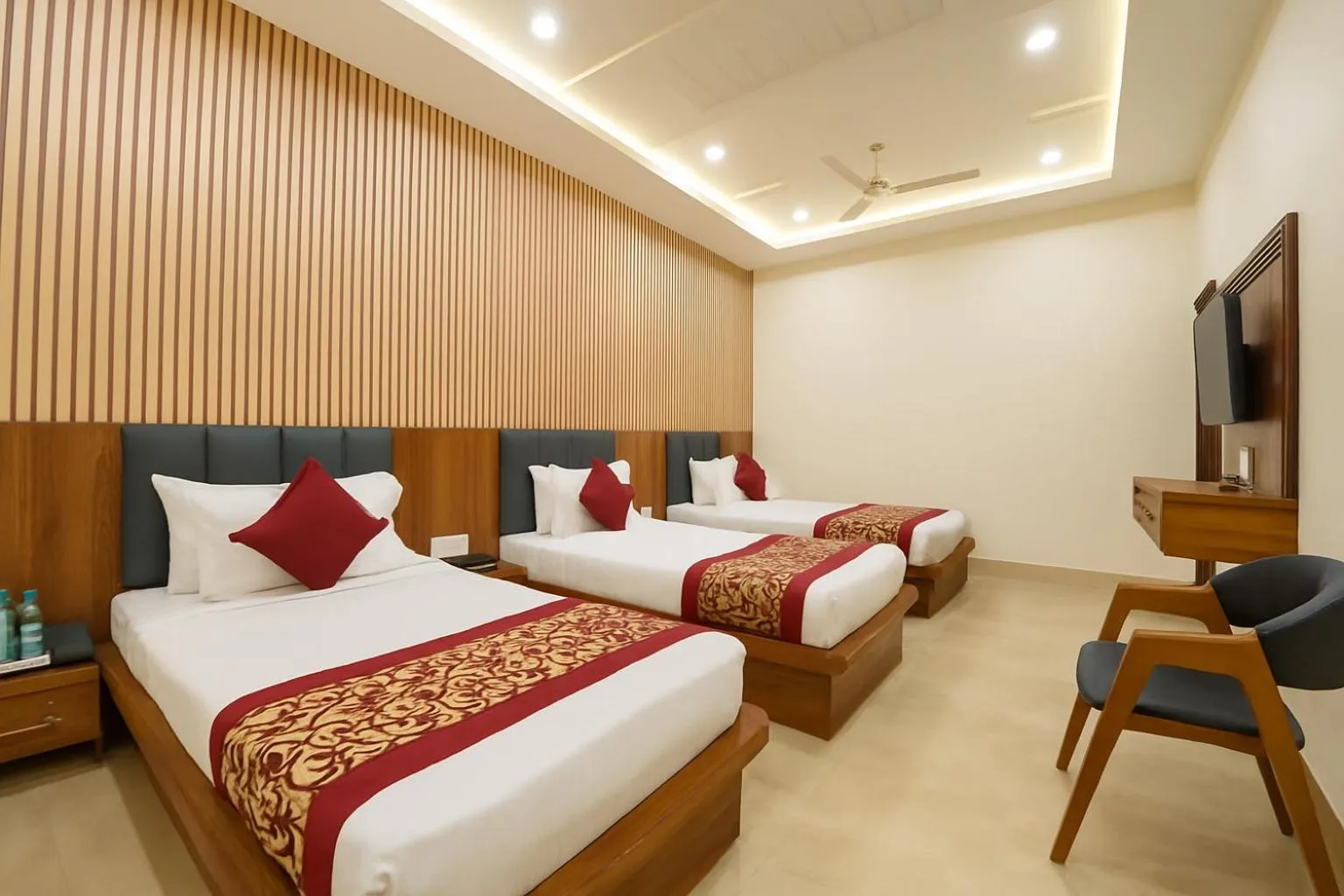 TV and multimedia, Bed in Hotel Jyotirlinga- One Way Drop to Mahakal Temple