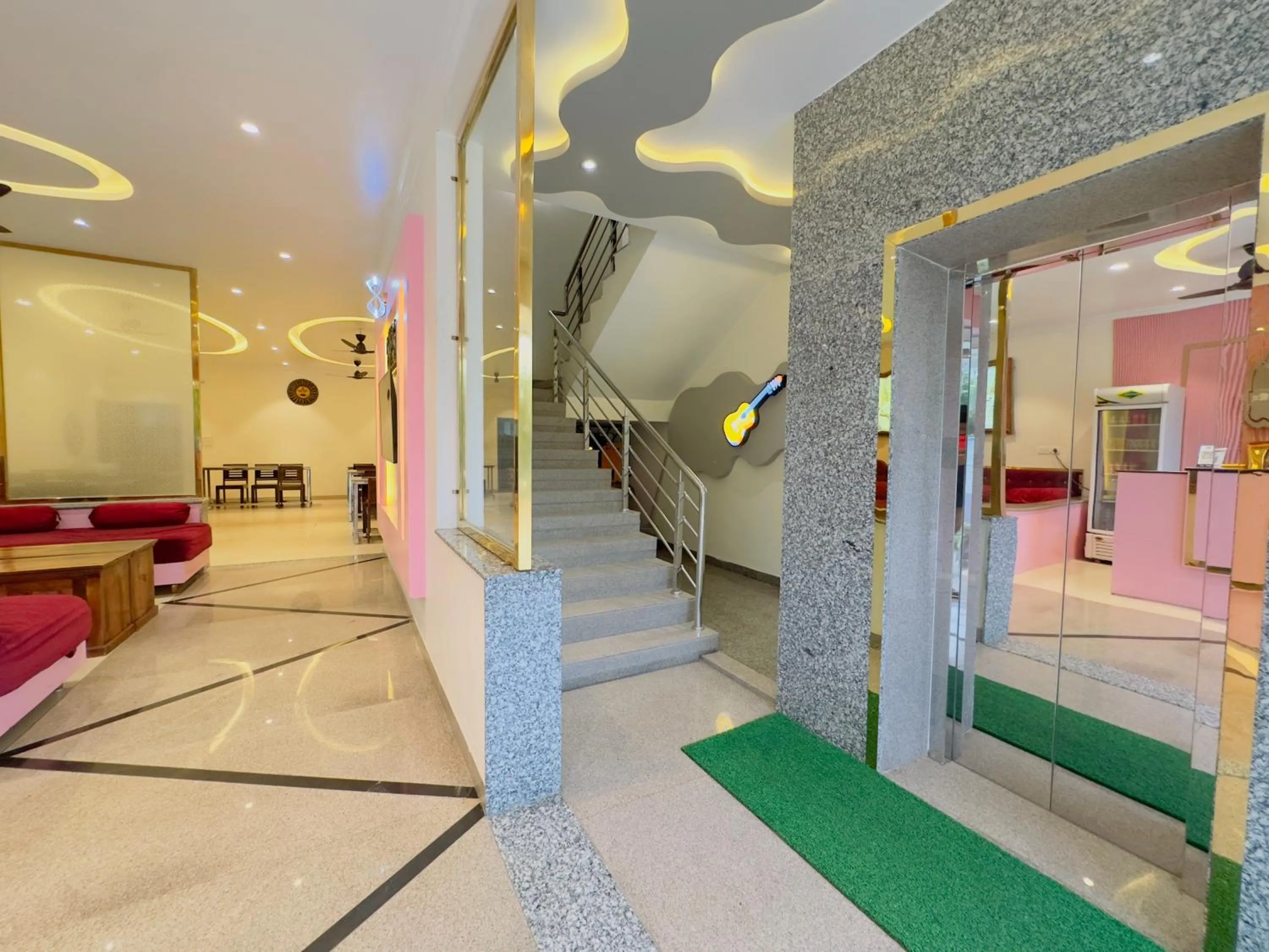 elevator in Hotel Jyotirlinga- One Way Drop to Mahakal Temple