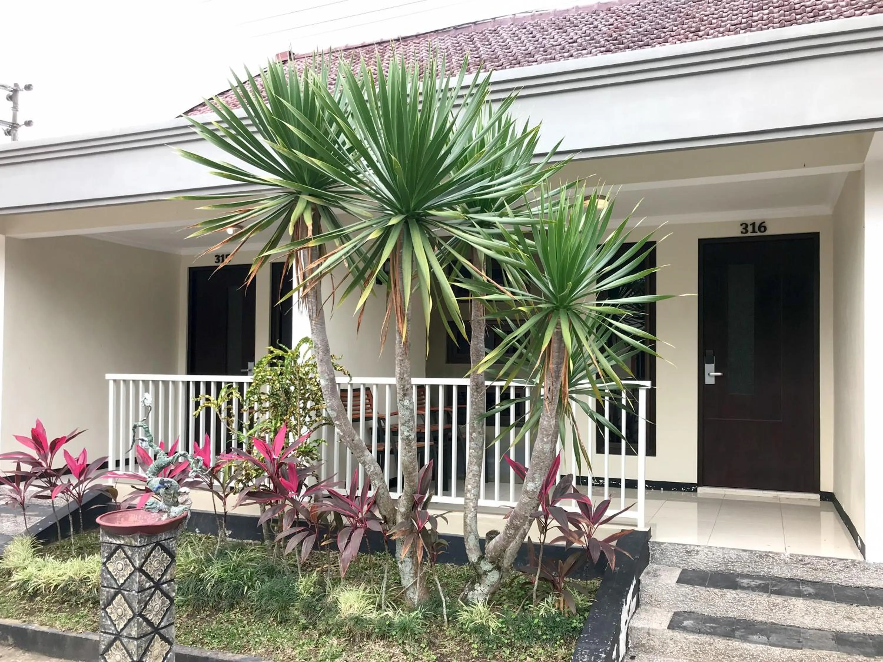 Property building in Selorejo Resort Mitra RedDoorz