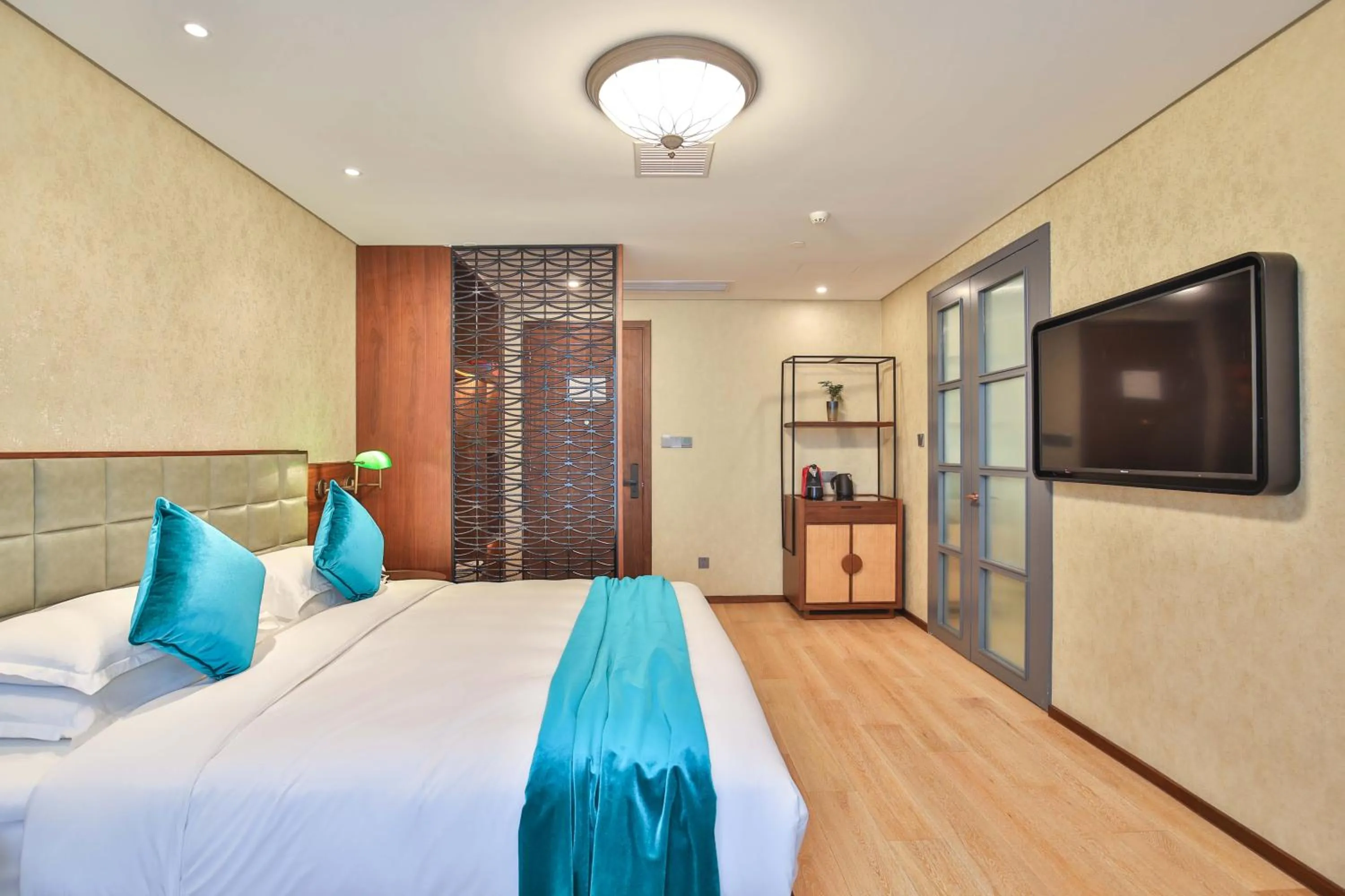 Photo of the whole room, Bed in SSAW Garden Hotel Ningbo Xikou