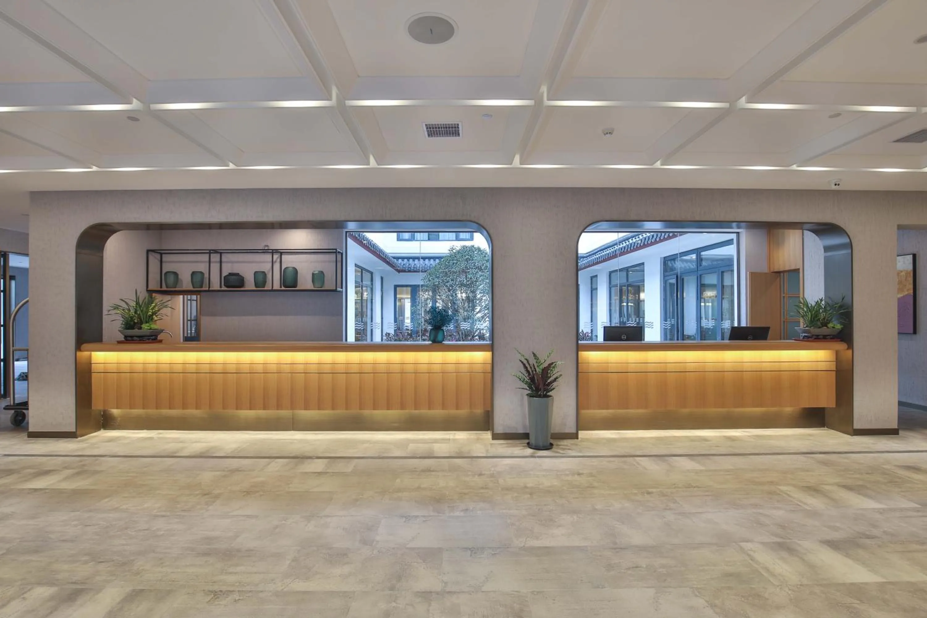 Lobby or reception in SSAW Garden Hotel Ningbo Xikou
