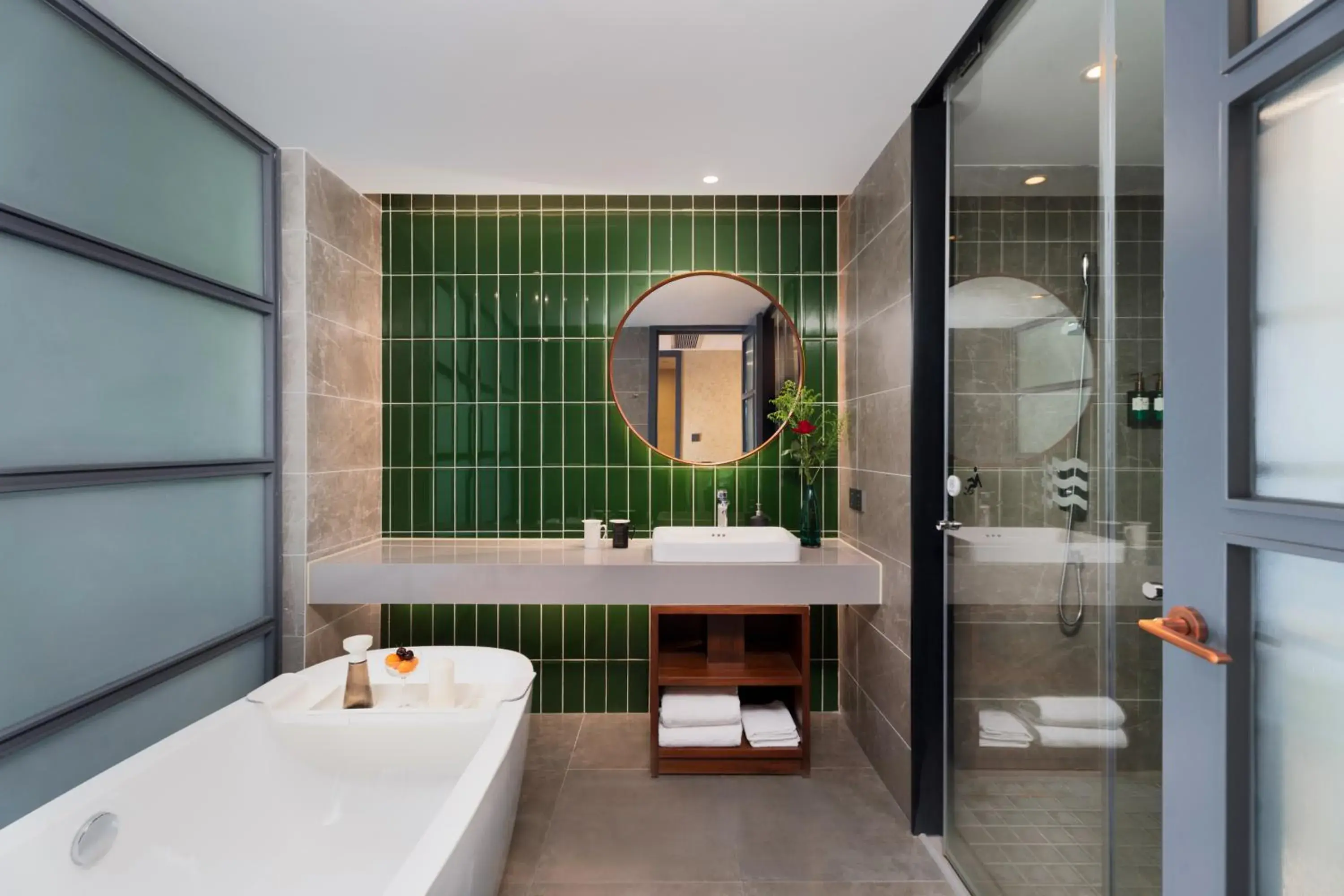 King Room with Lake View in SSAW Garden Hotel Ningbo Xikou King Room with Lake View in SSAW Garden Hotel Ningbo Xikou