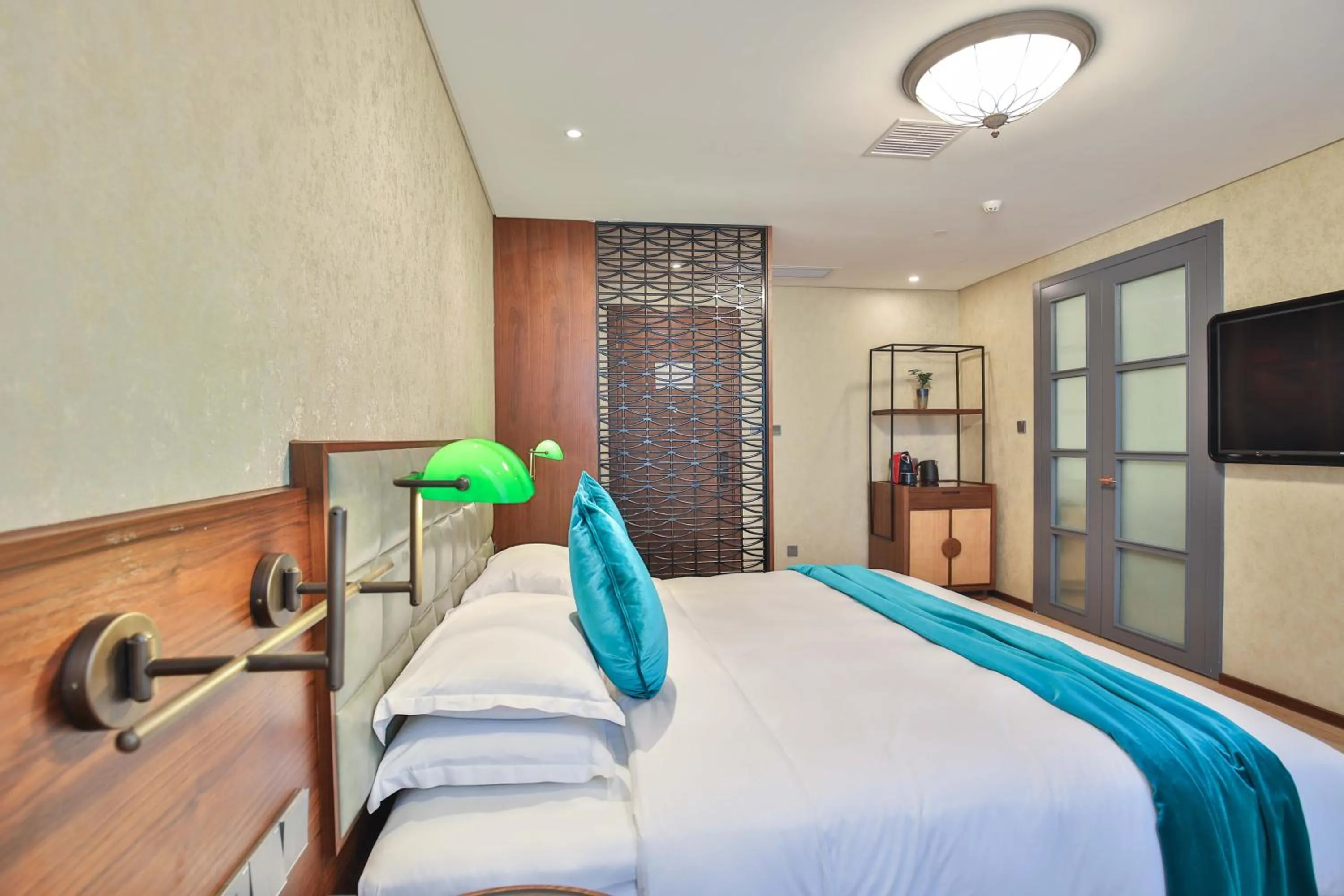 Photo of the whole room, Bed in SSAW Garden Hotel Ningbo Xikou