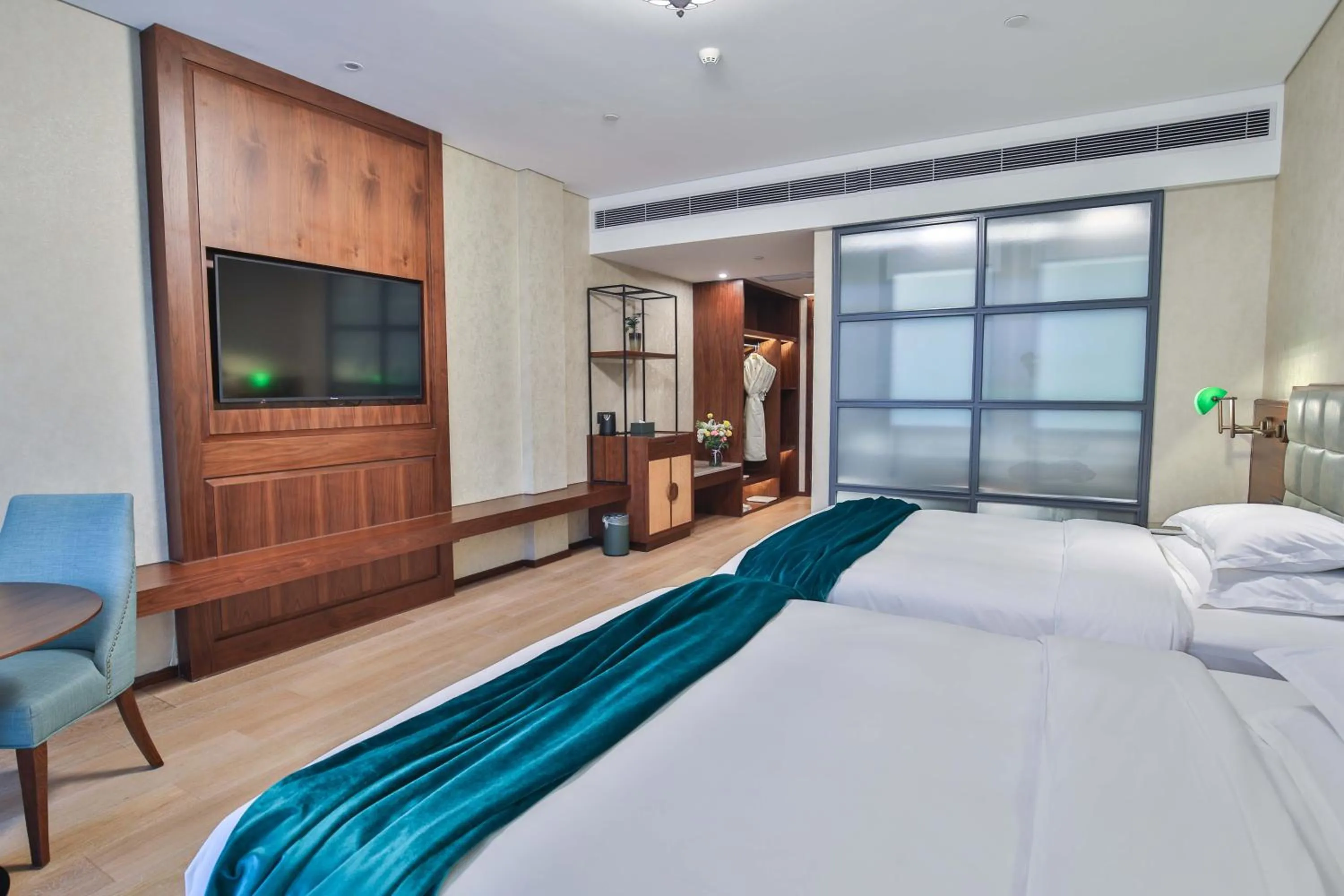 Bedroom, Bed in SSAW Garden Hotel Ningbo Xikou