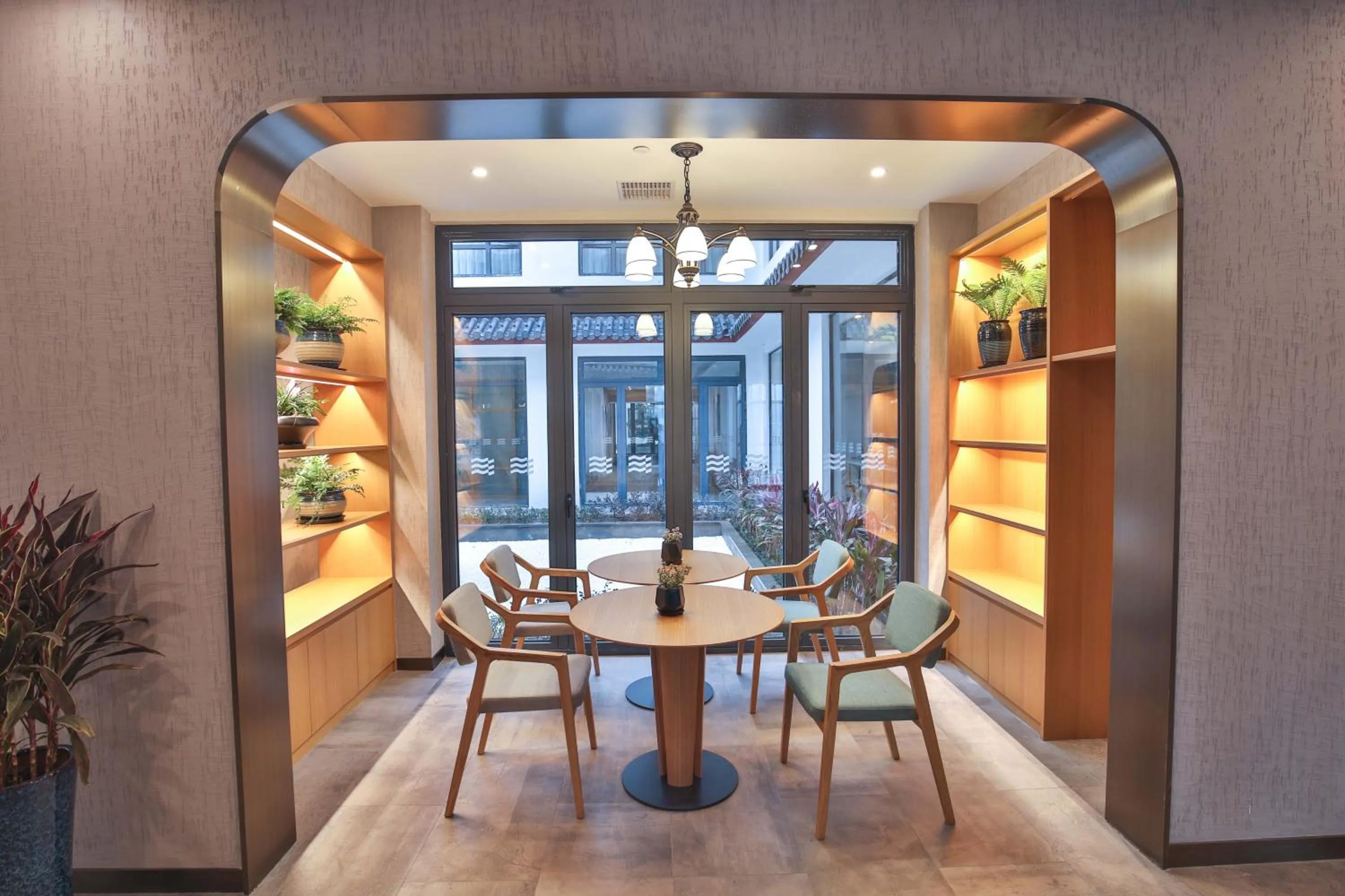 Restaurant/places to eat in SSAW Garden Hotel Ningbo Xikou