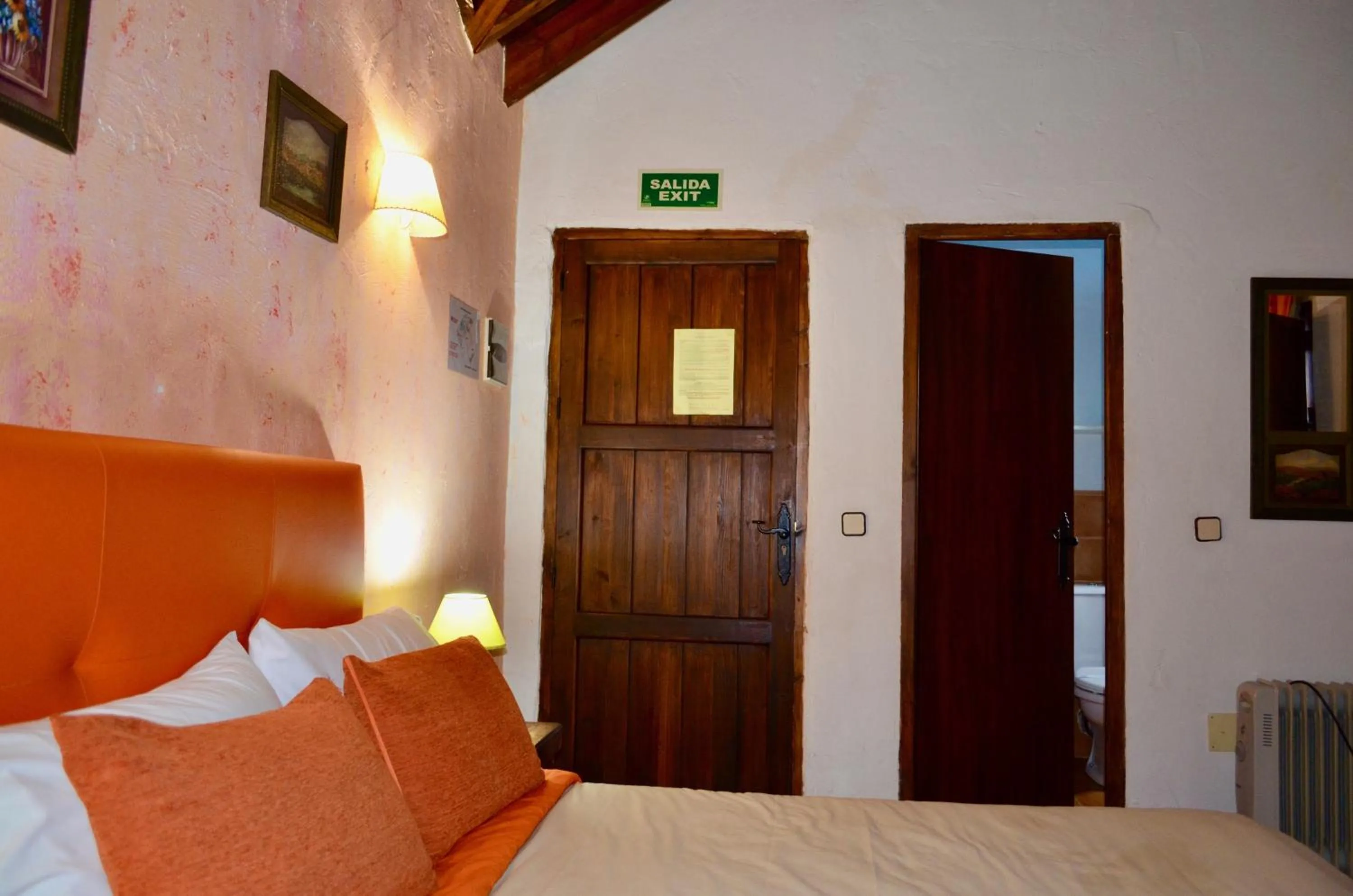 Bed in Hotel Restaurante Bandolero