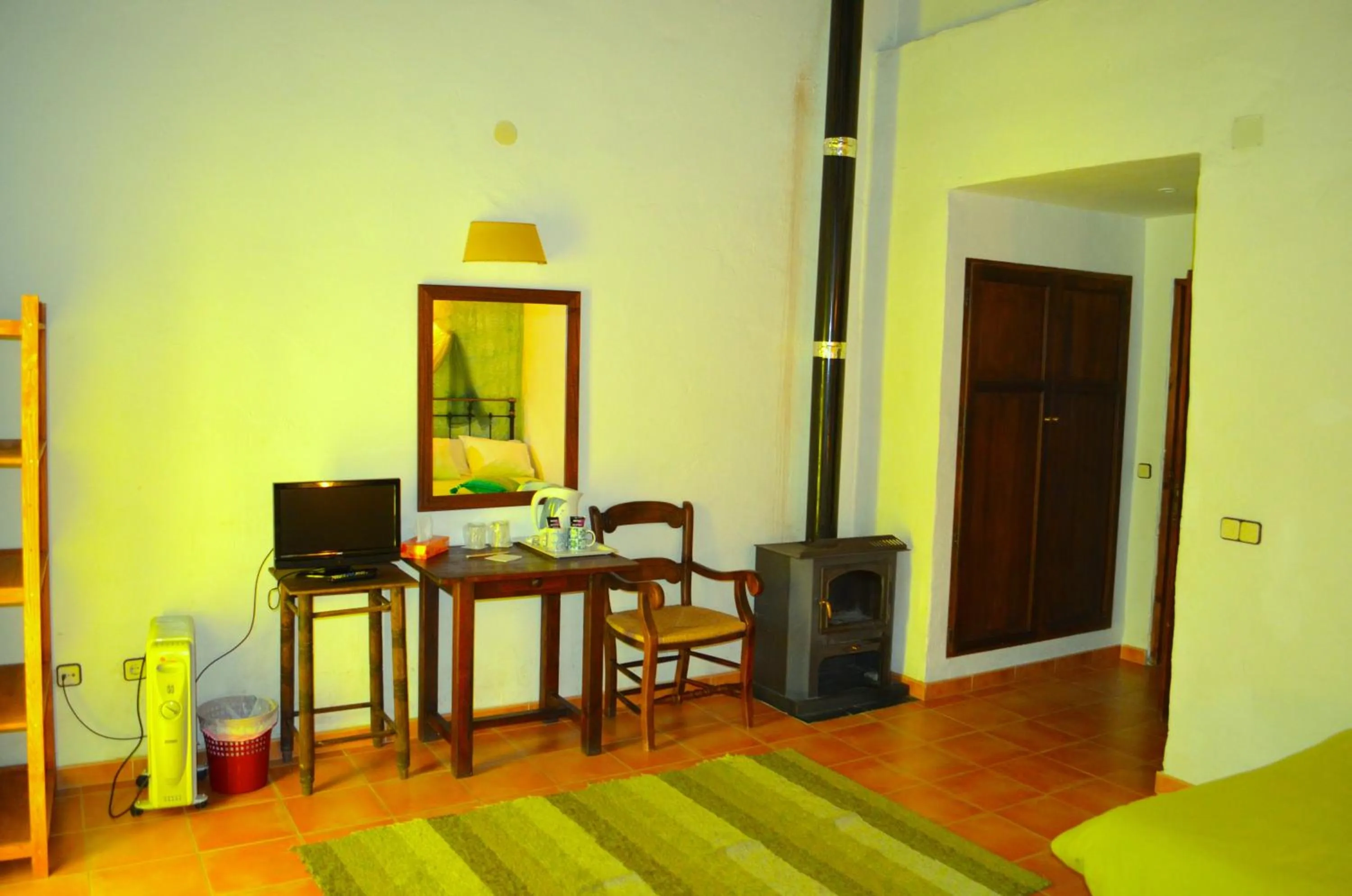 TV and multimedia in Hotel Restaurante Bandolero