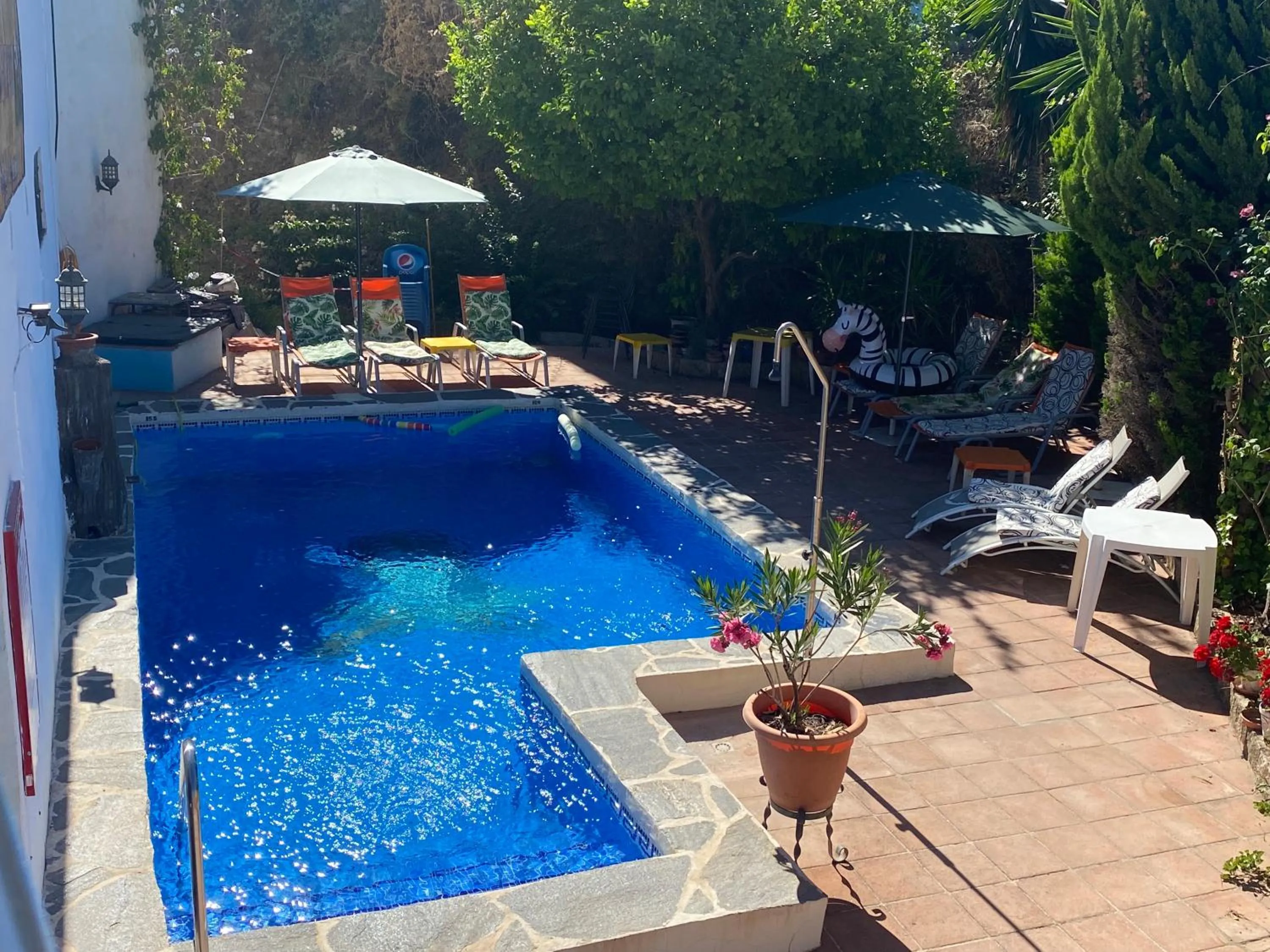 Swimming pool in Hotel Restaurante Bandolero