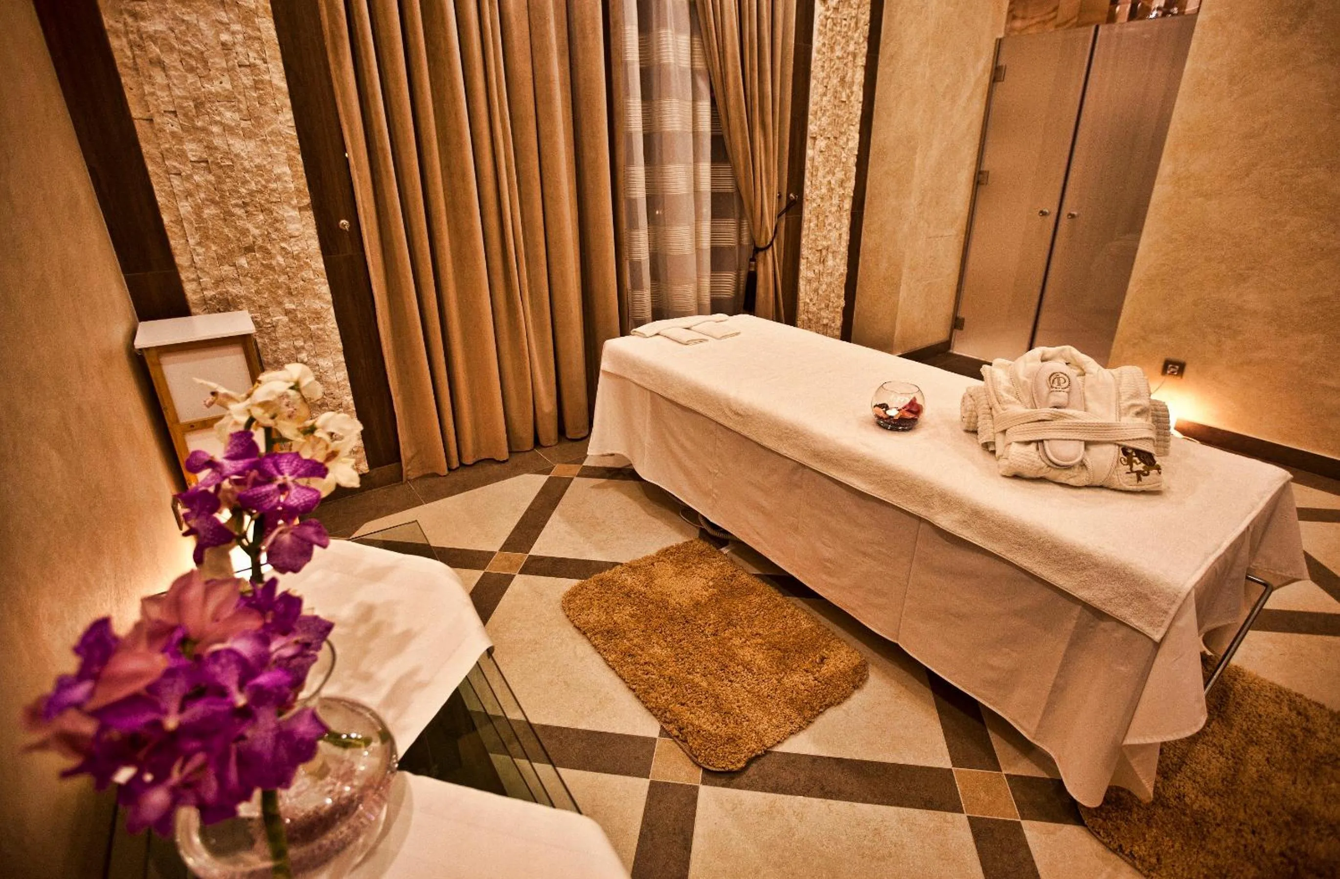 Spa and wellness centre/facilities in Multi Grand Pharaon Hotel