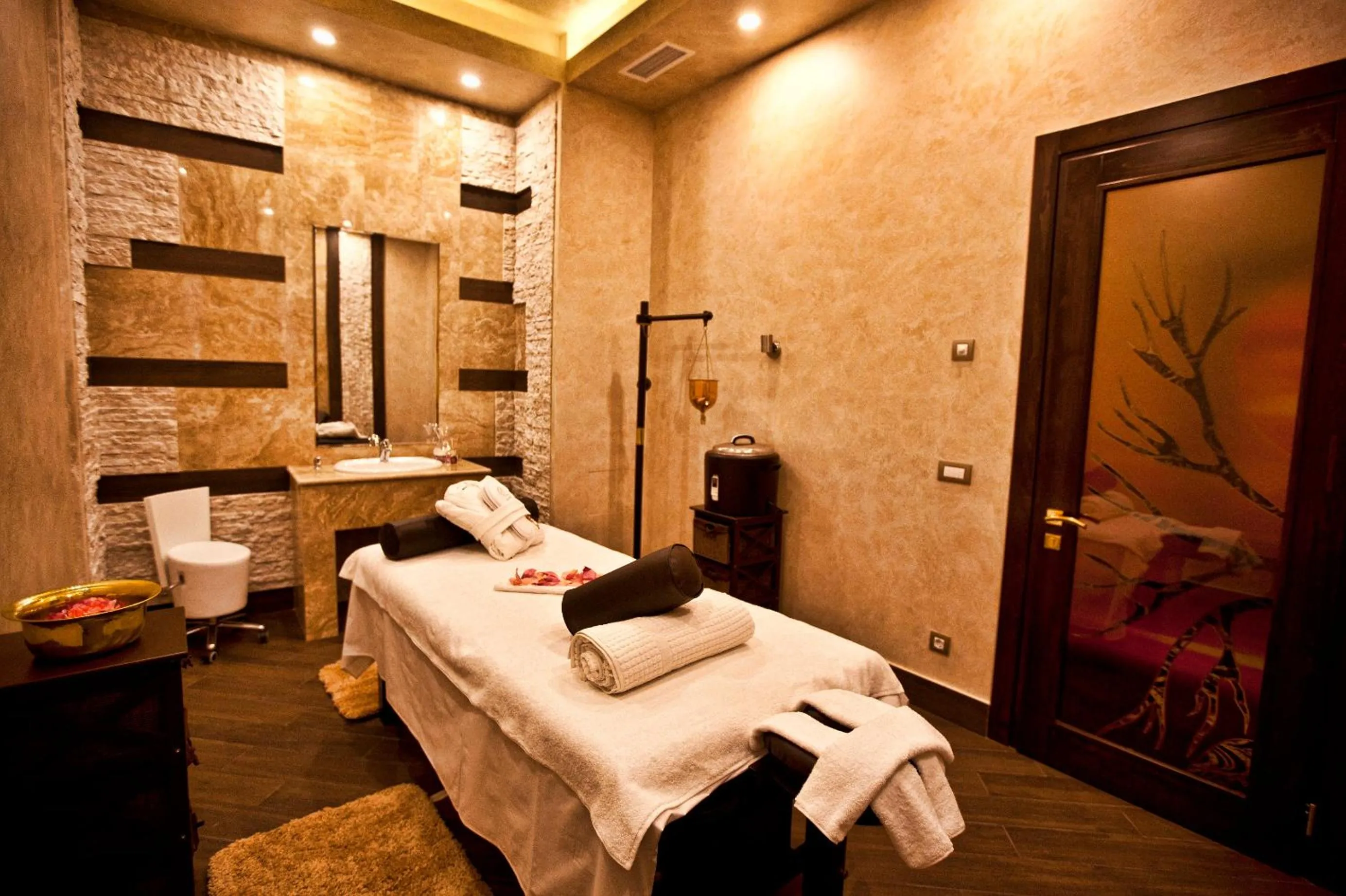 Spa and wellness centre/facilities in Multi Grand Pharaon Hotel