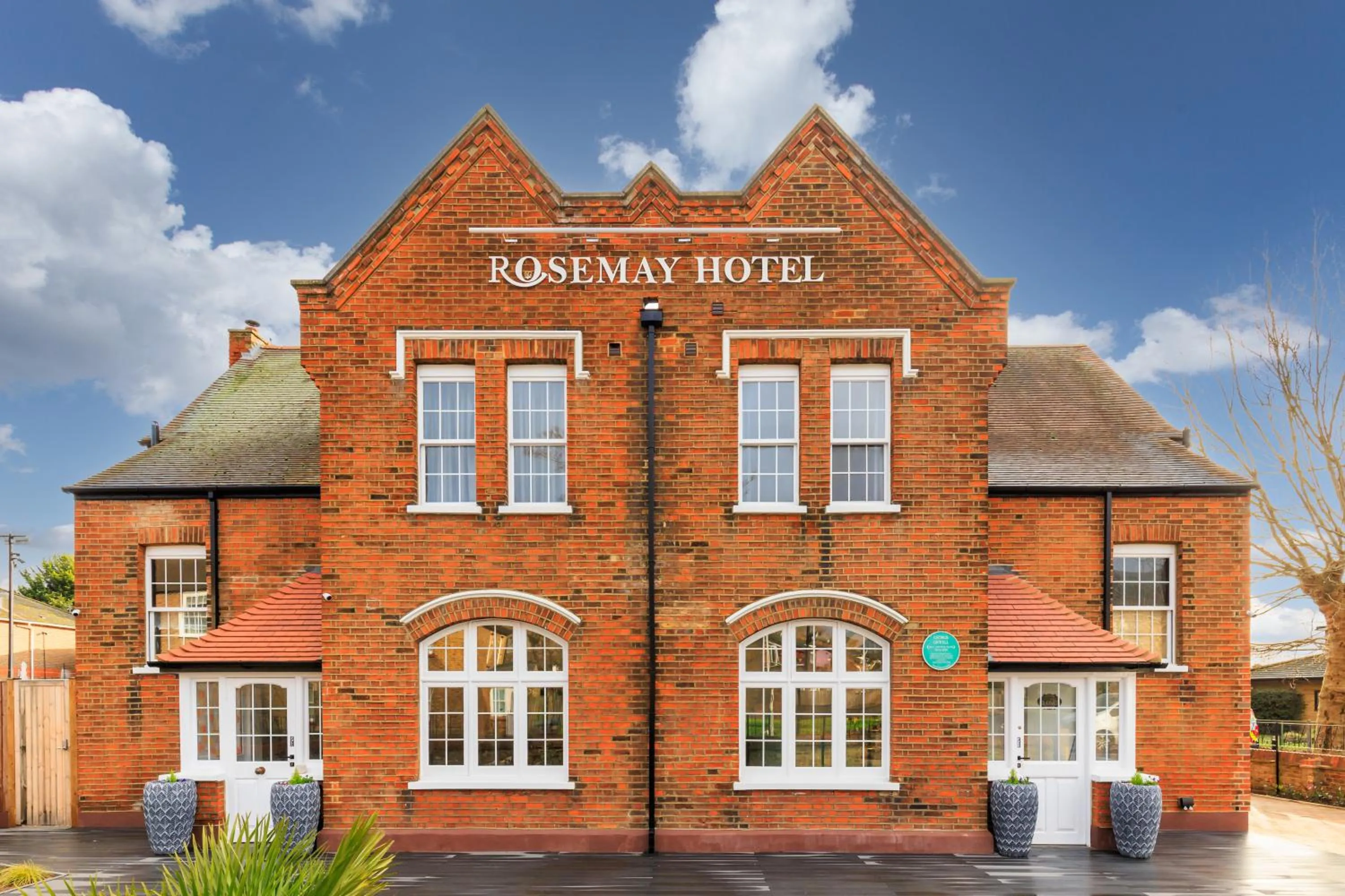 Property building in Rosemay Hotel near London Heathrow Airport
