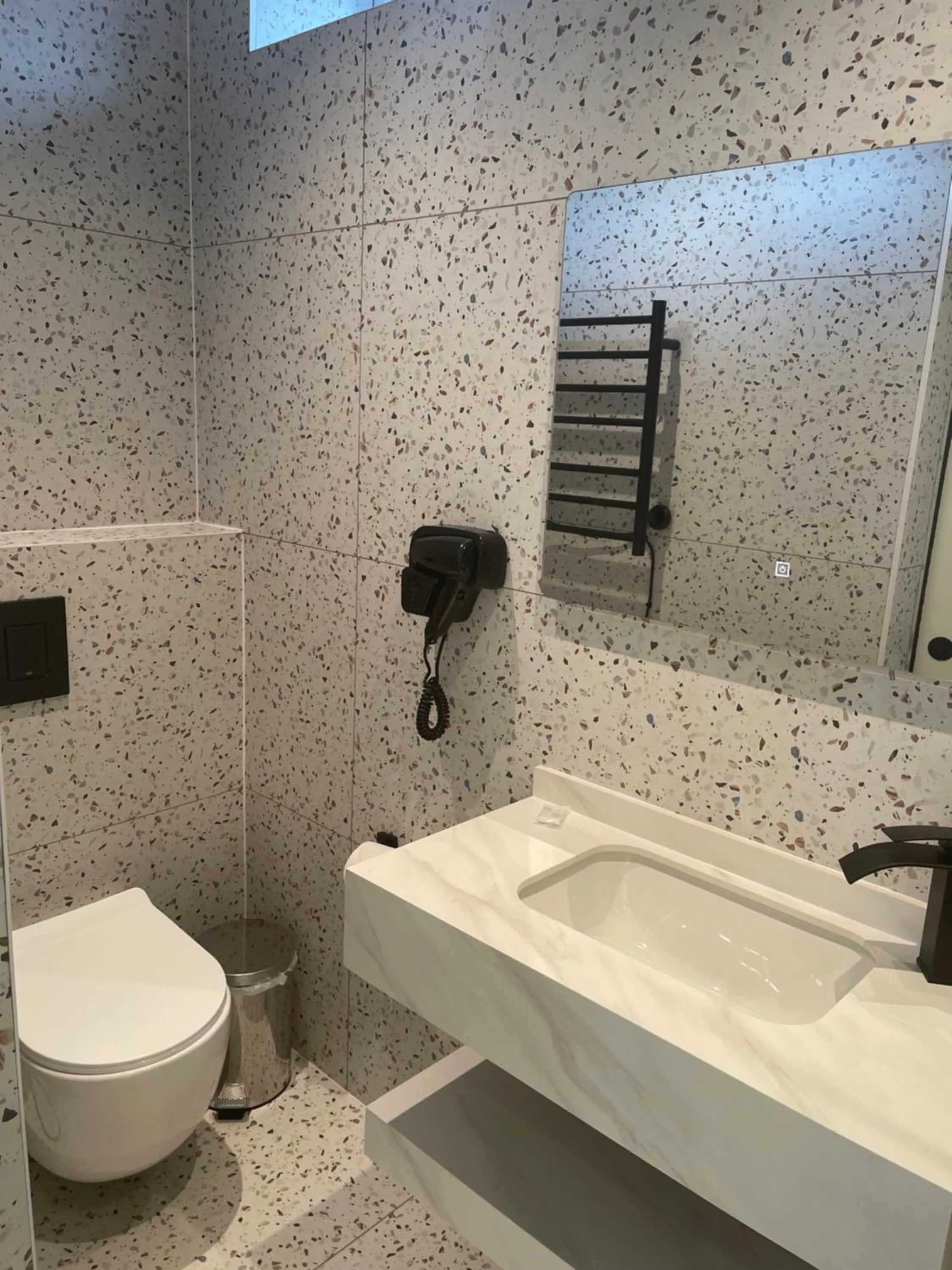 Toilet in Rosemay Hotel near London Heathrow Airport