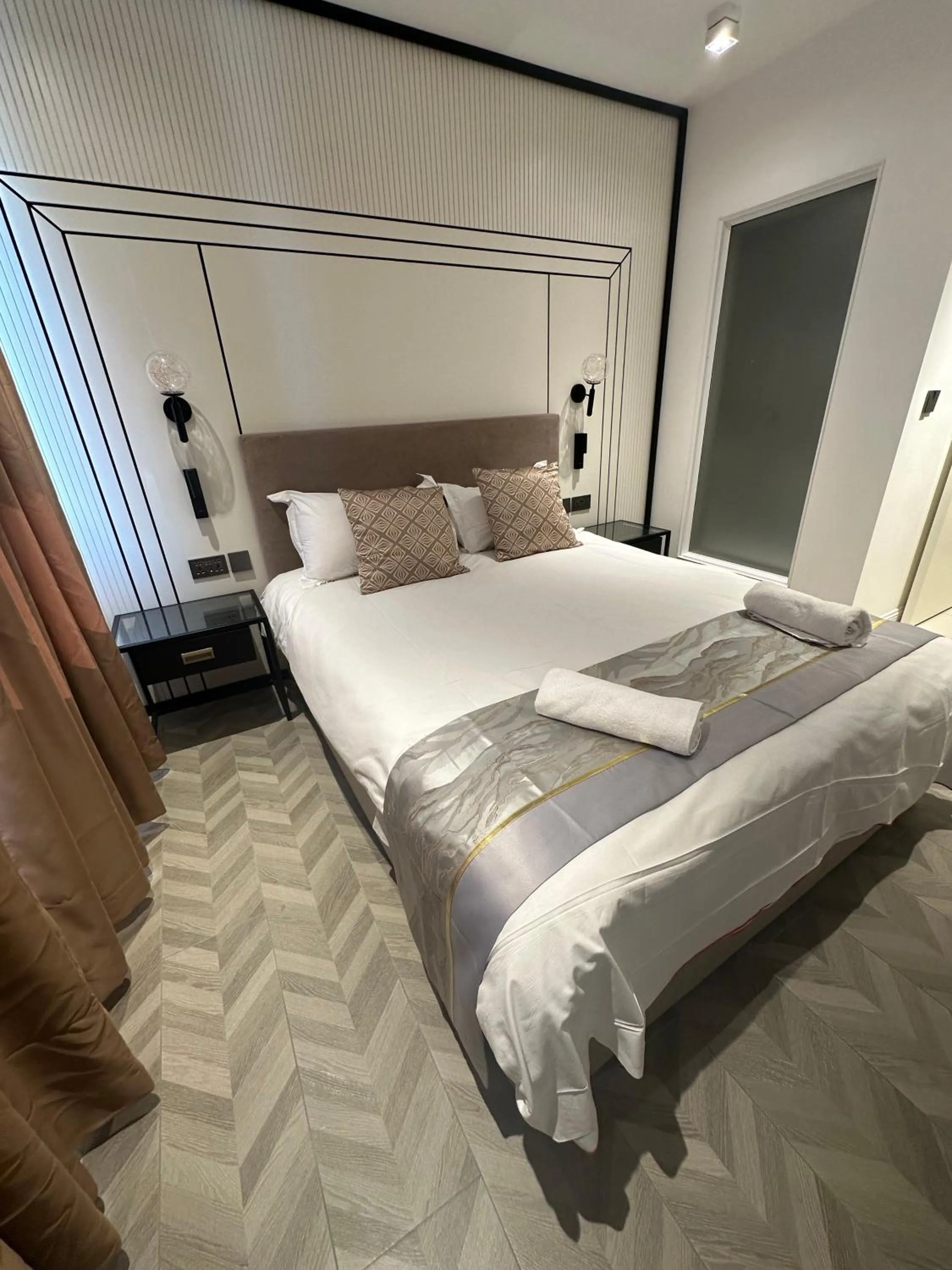 Bedroom, Bed in Rosemay Hotel near London Heathrow Airport