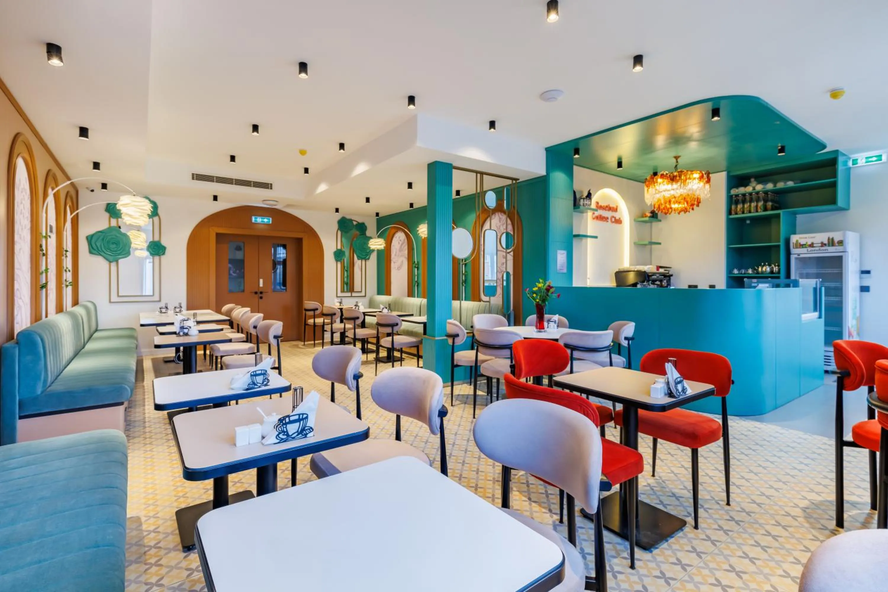 Restaurant/places to eat in Rosemay Hotel near London Heathrow Airport