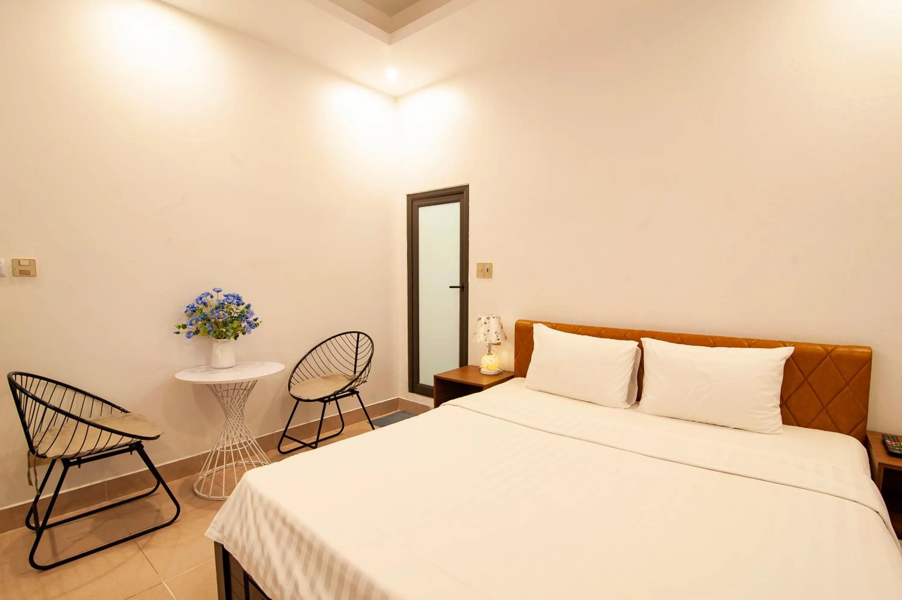 Photo of the whole room, Bed in Tam Coc Peaceful Hotel